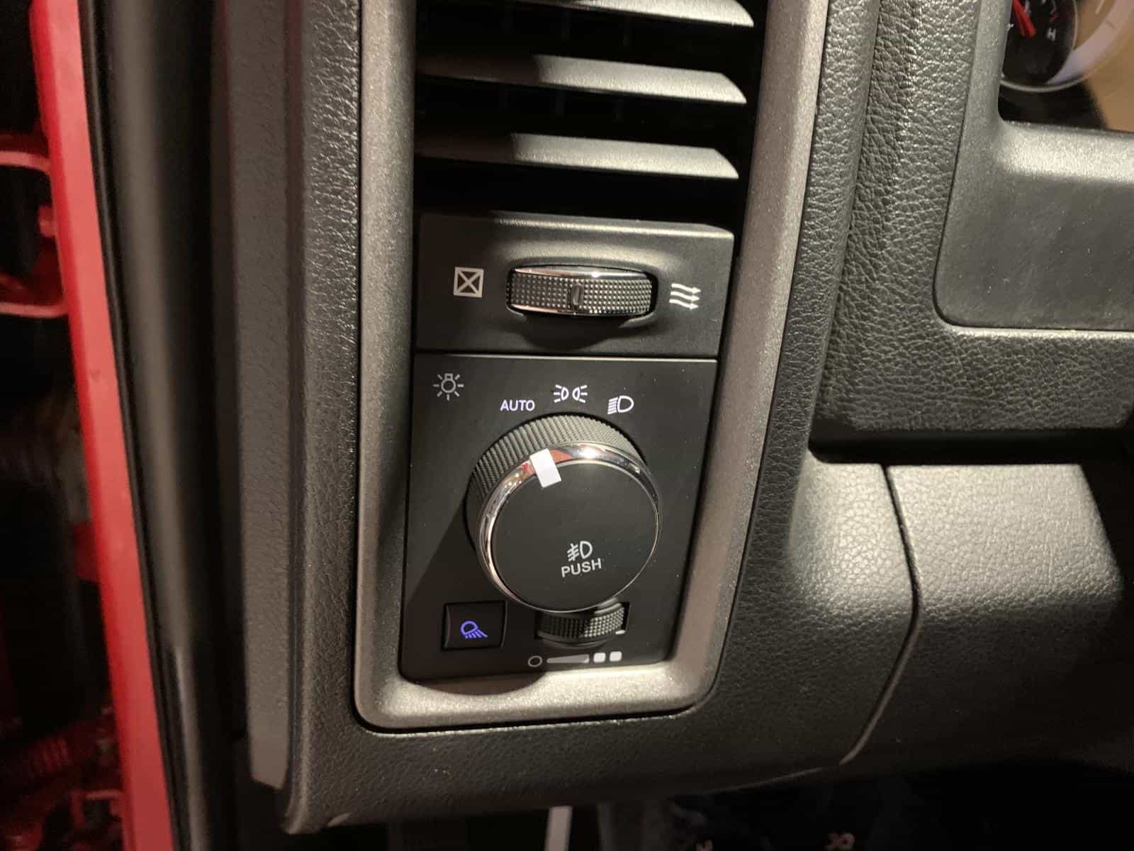 2021 RAM 1500 CLASSIC TRADESMAN Express - Image 19