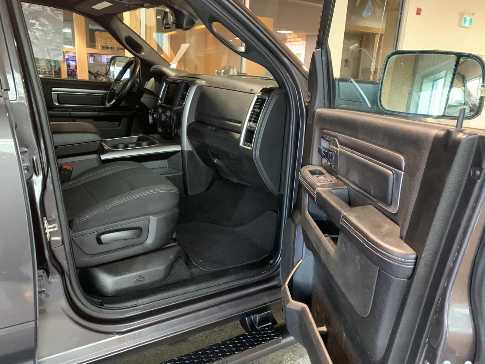2023 RAM 1500 Class Warlock - Image 8