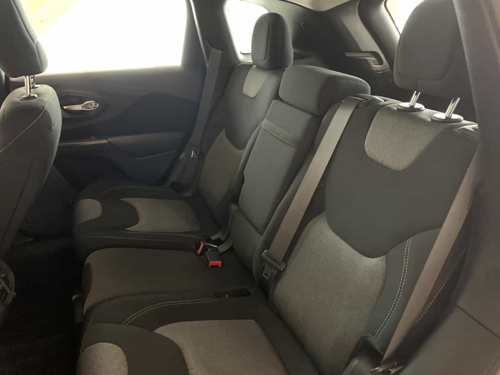 2016 Jeep Cherokee Sport - Image 11