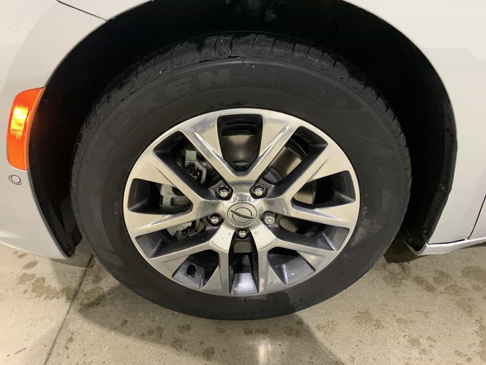 2024 Chrysler Pacifica Pinnacle PHEV - Image 6