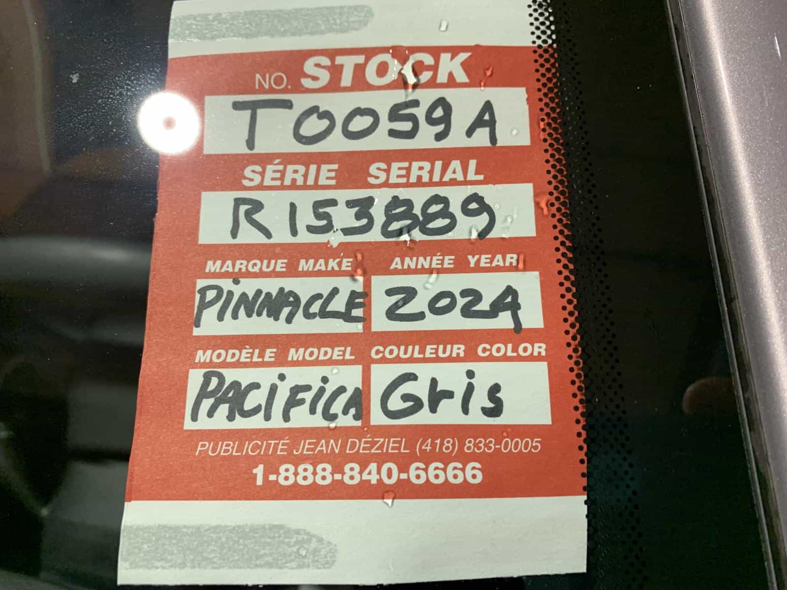 2024 Chrysler Pacifica Pinnacle PHEV - Image 8