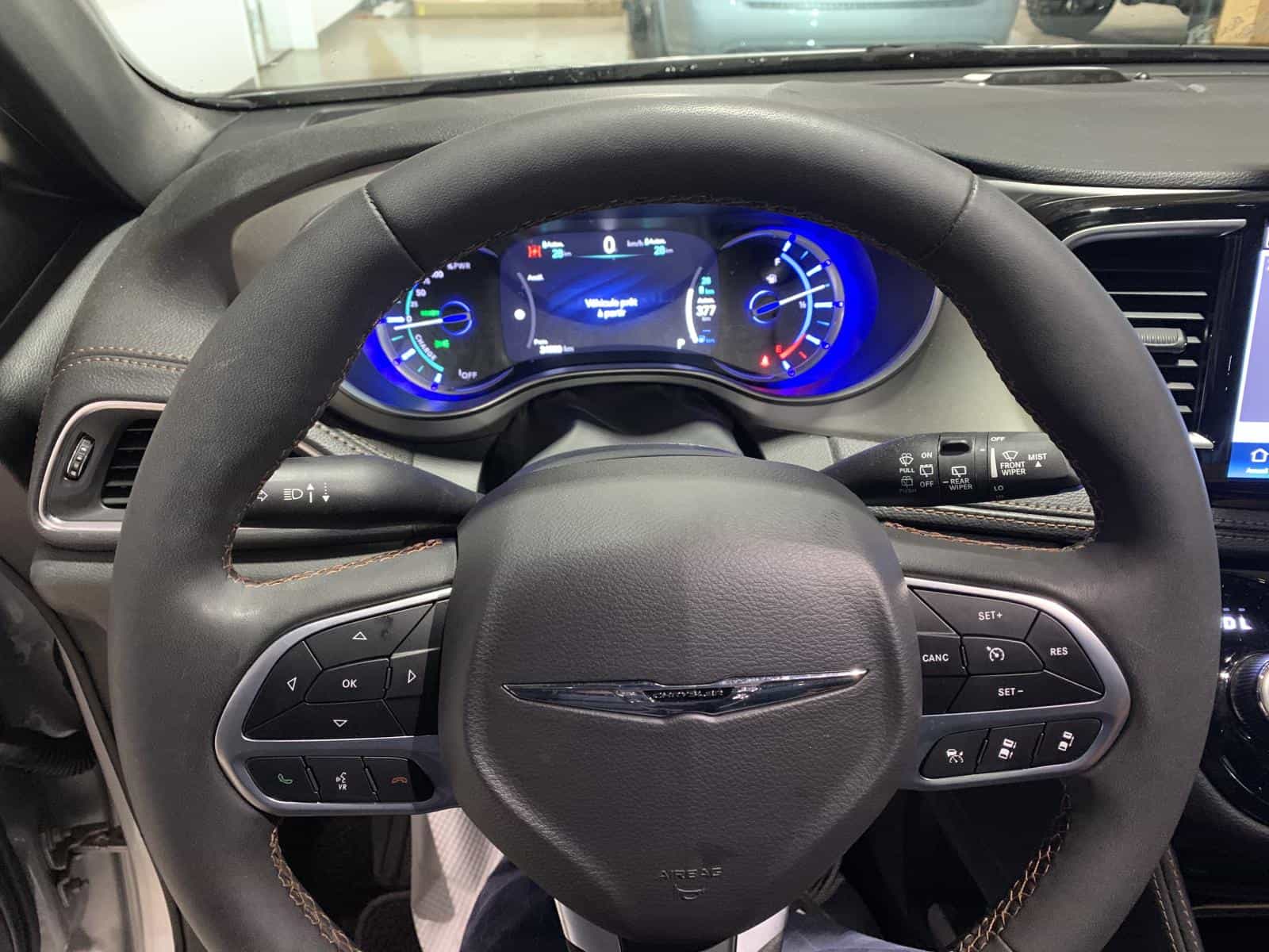 2024 Chrysler Pacifica Pinnacle PHEV - Image 15