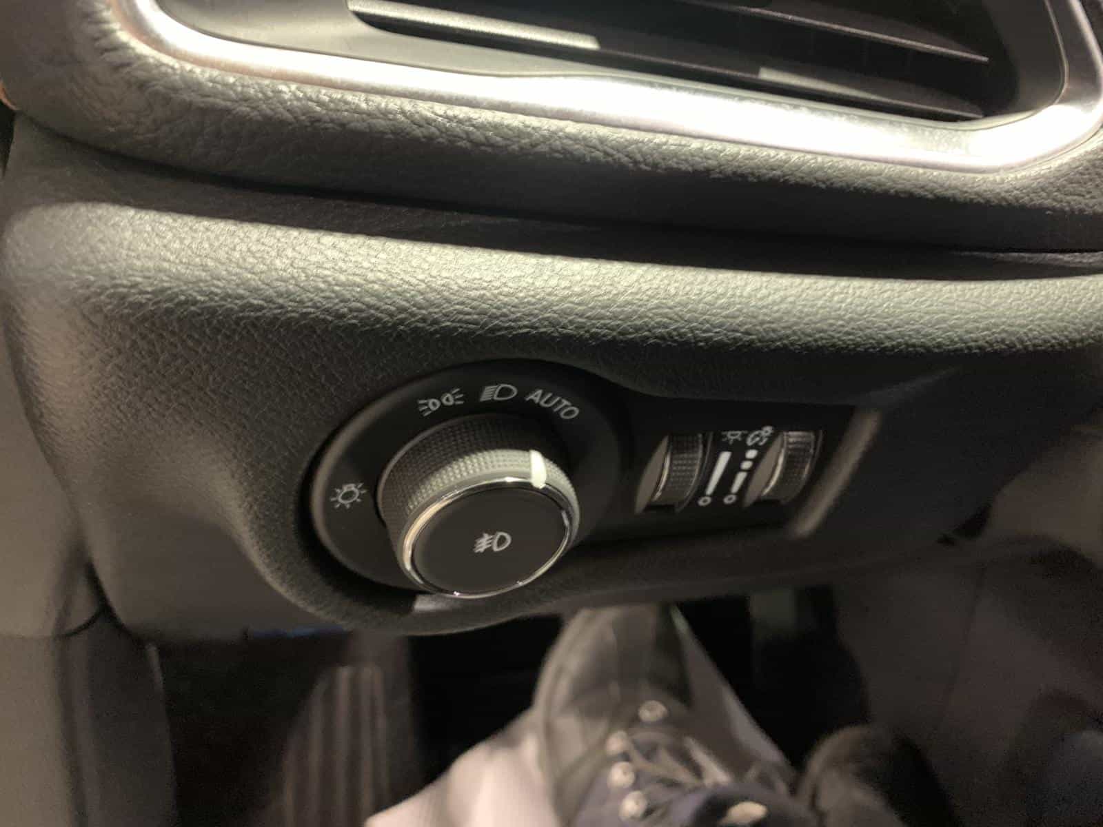 2024 Chrysler Pacifica Pinnacle PHEV - Image 22