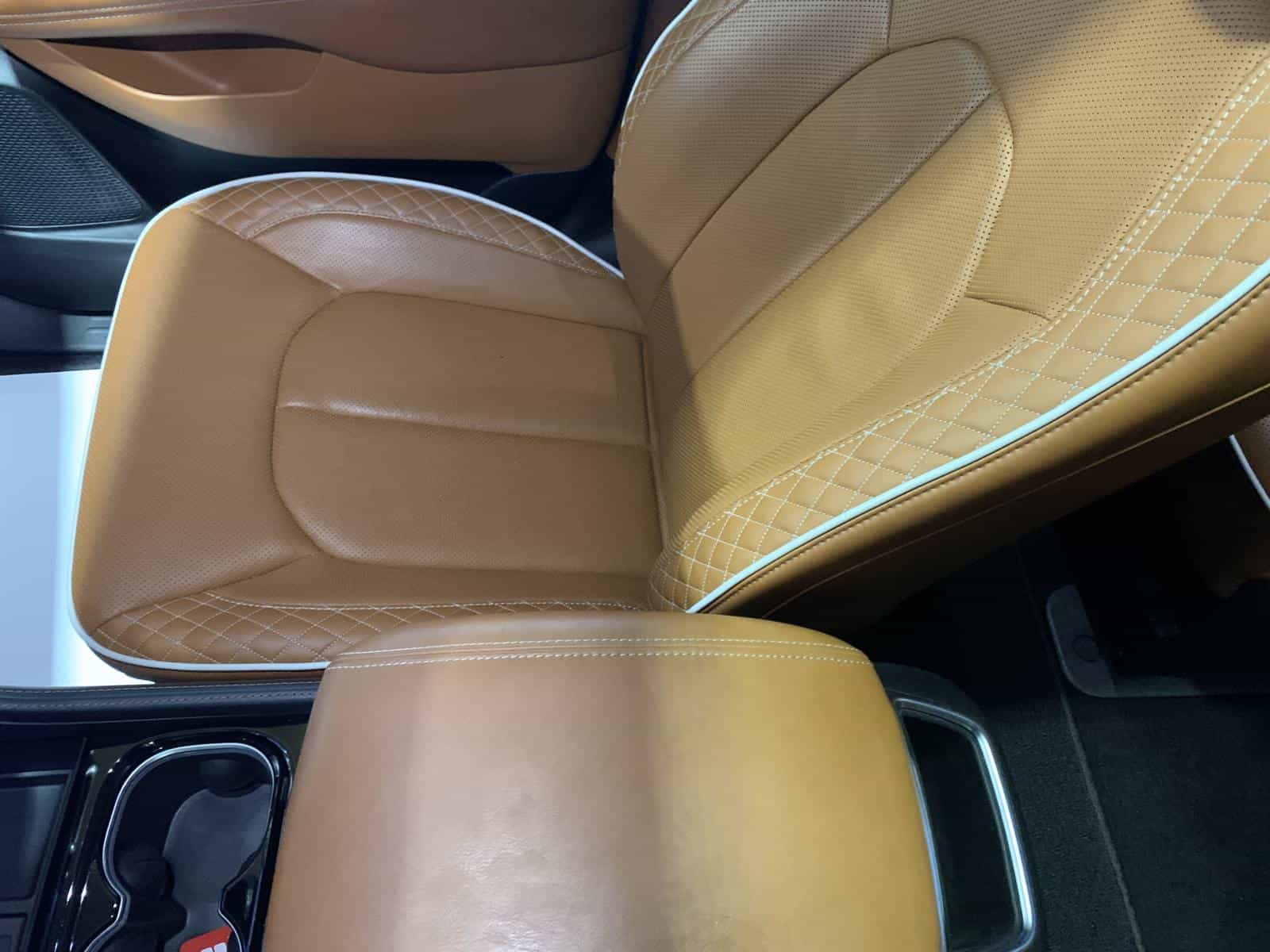 2024 Chrysler Pacifica Pinnacle PHEV - Image 28