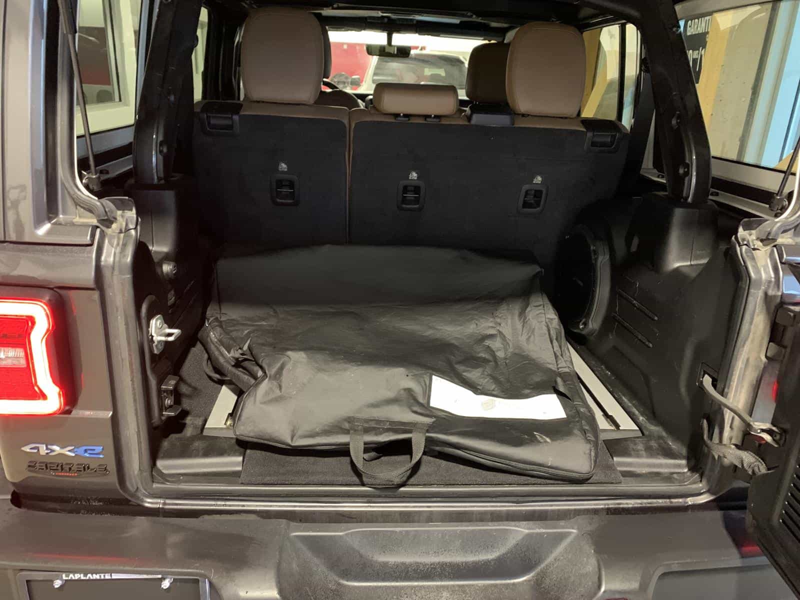 2021 Jeep WRANGLER UNLIMITED SAHARA 4xe Unlimited Sahara - Image 11