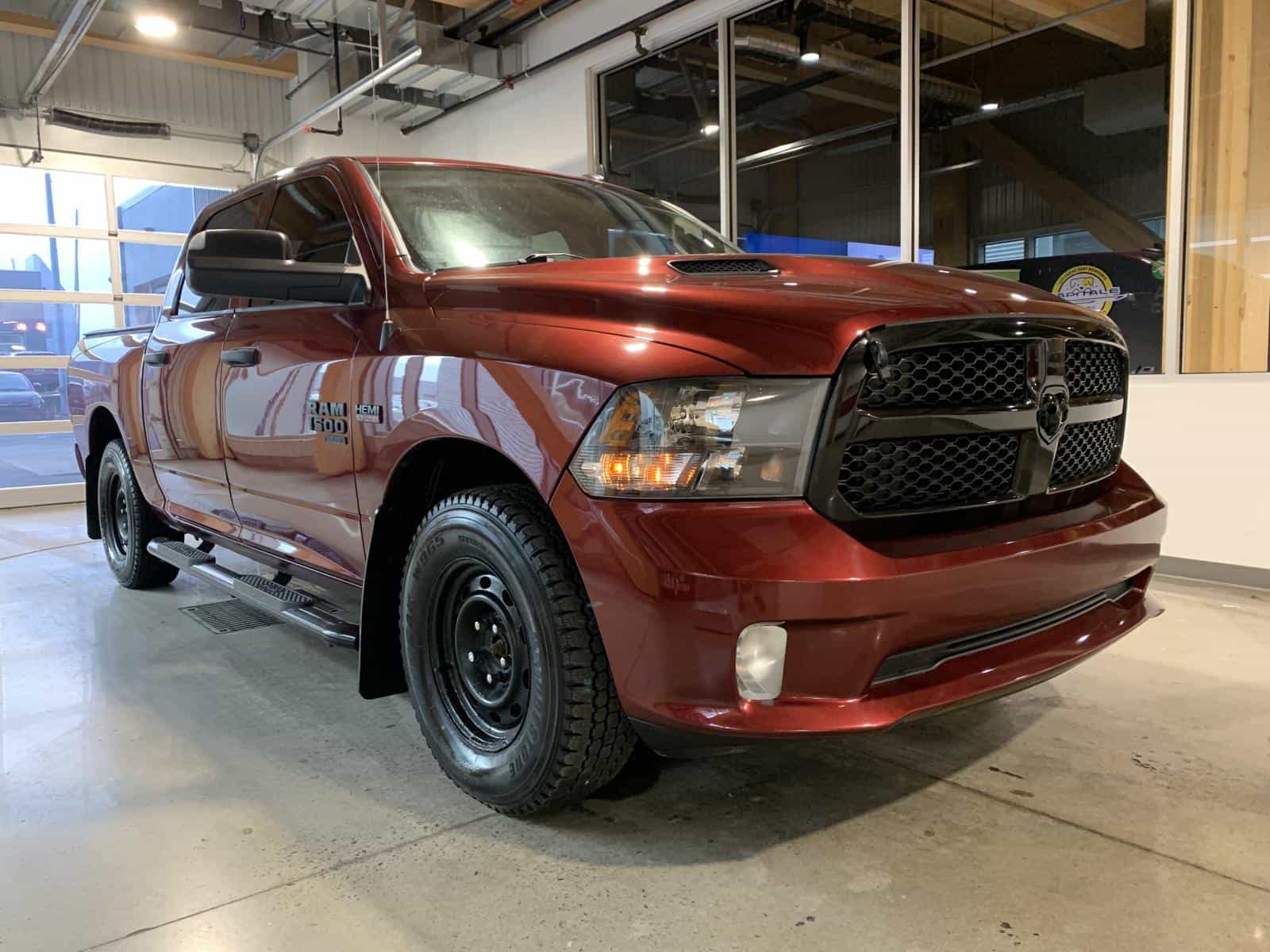 2021 RAM 1500 CLASSIC TRADESMAN SXT - Image 4