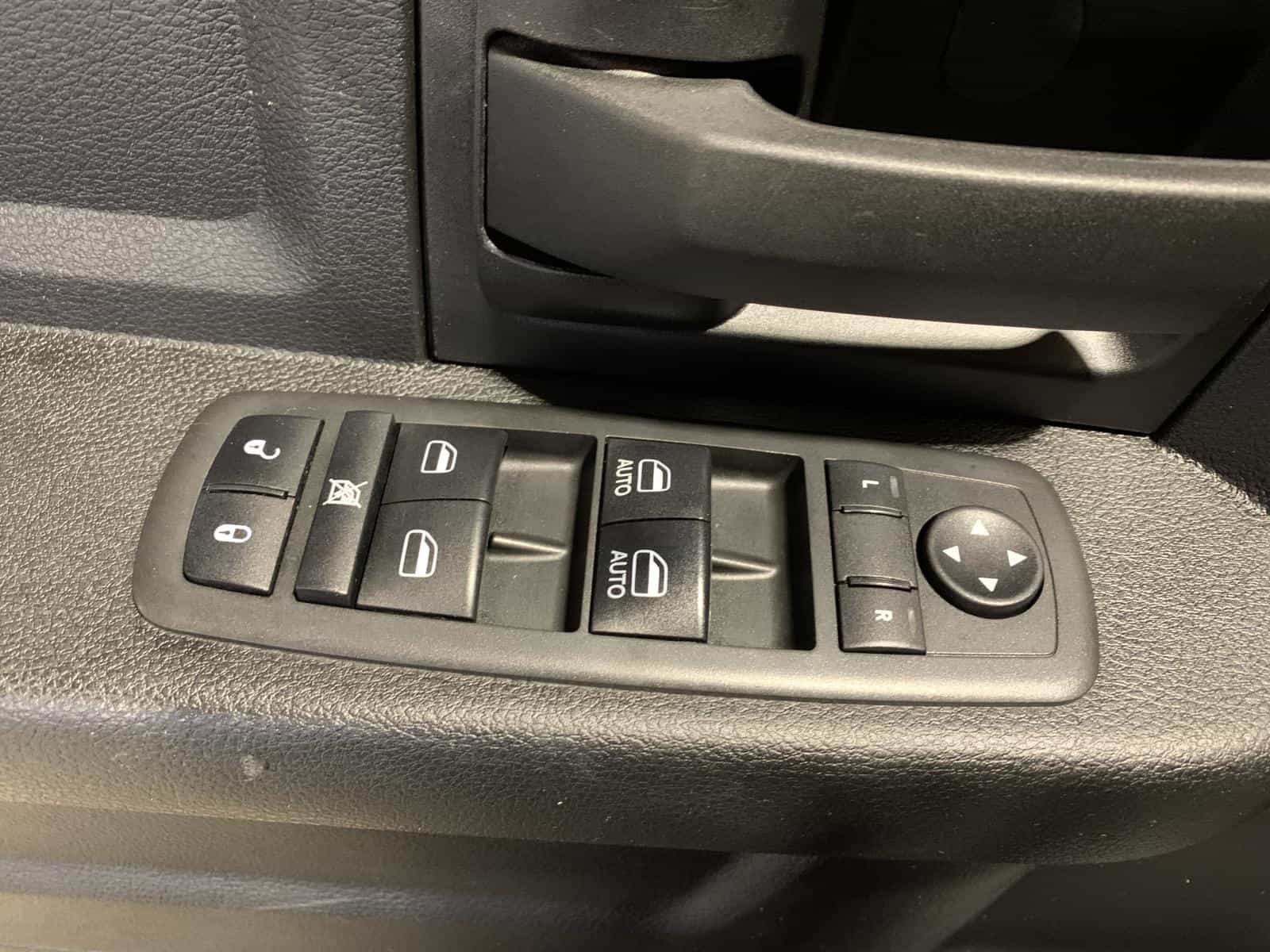 2021 RAM 1500 Classic SXT - Image 21