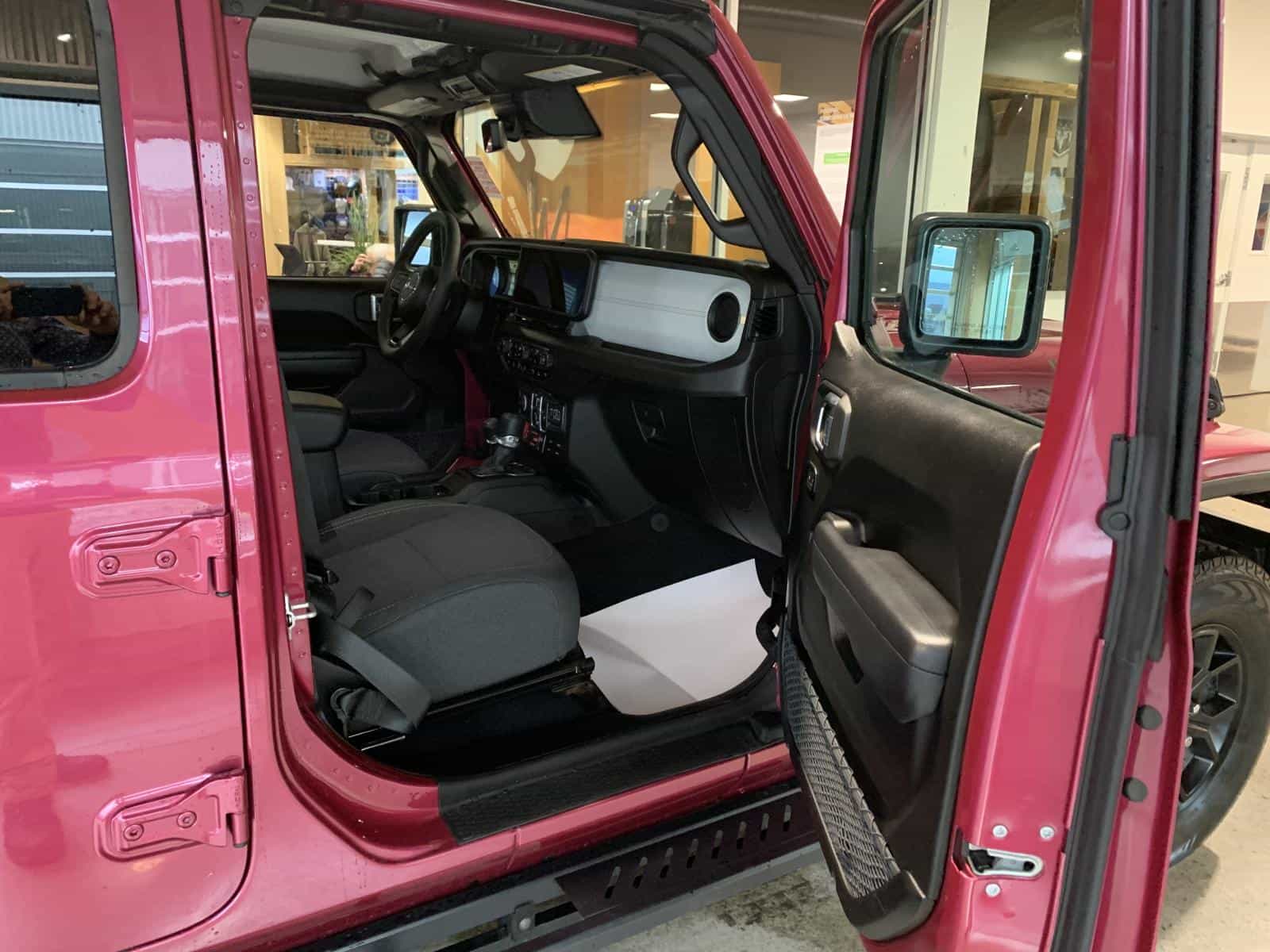 2024 Jeep Gladiator Sport Willys - Image 9