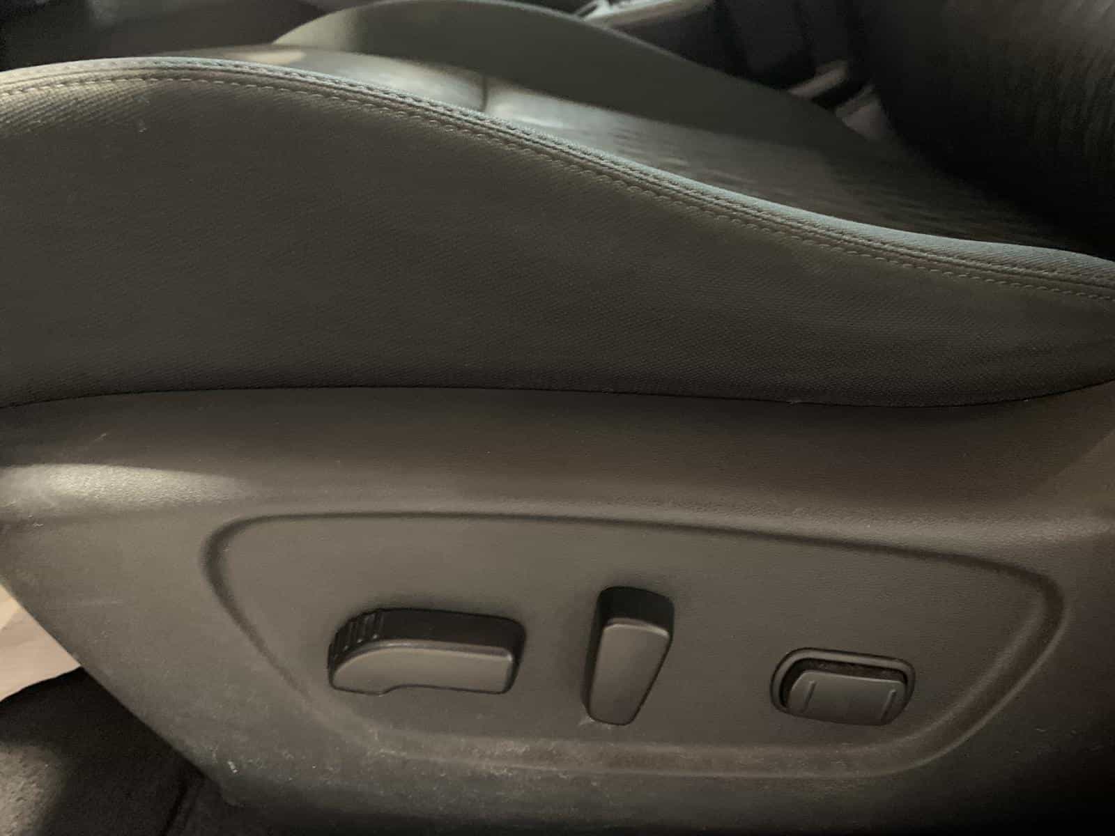 2020 Nissan Rogue SV - Image 11