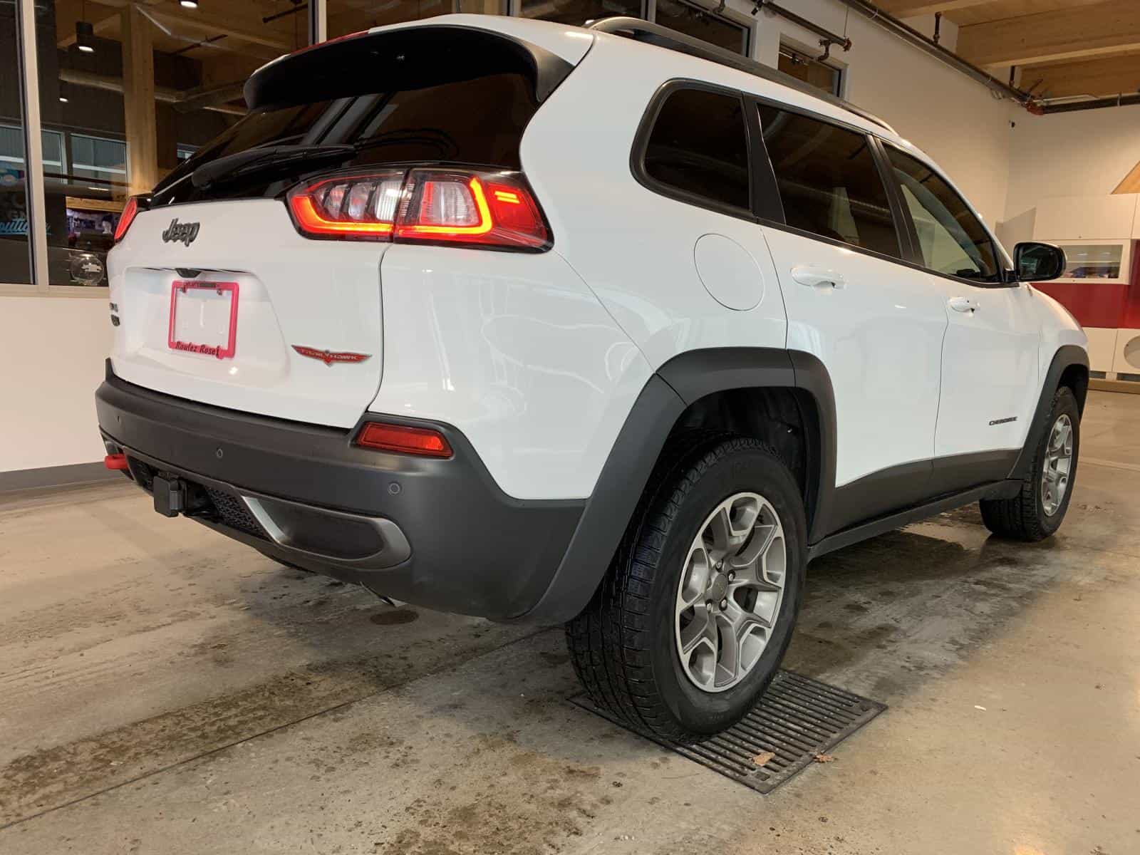 2021 Jeep Cherokee Trailhawk - Image 4