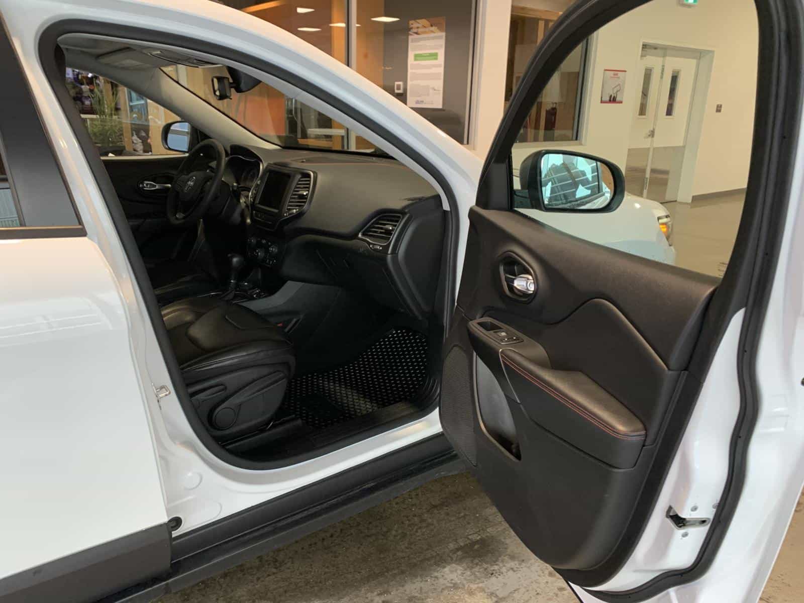 2021 Jeep CHEROKEE TRAILHAWK Trailhawk - Image 10