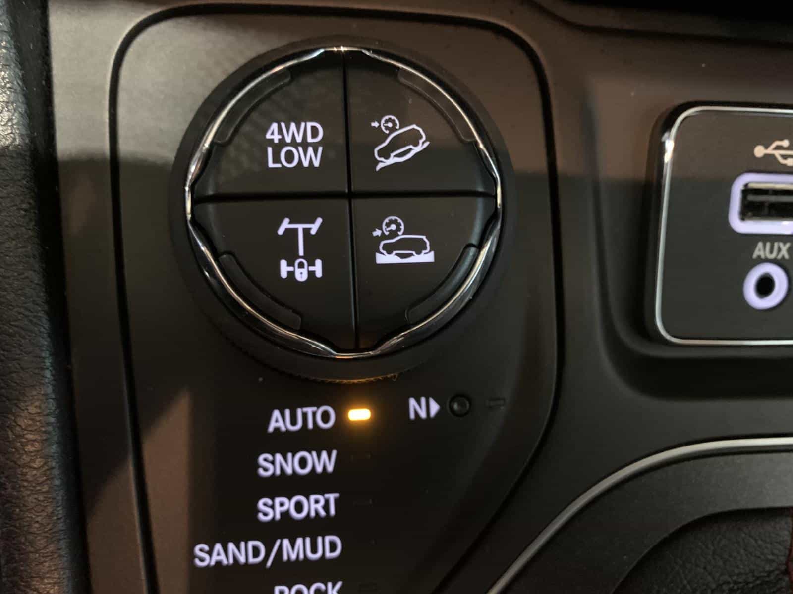 2022 Jeep Cherokee Trailhawk - Image 19