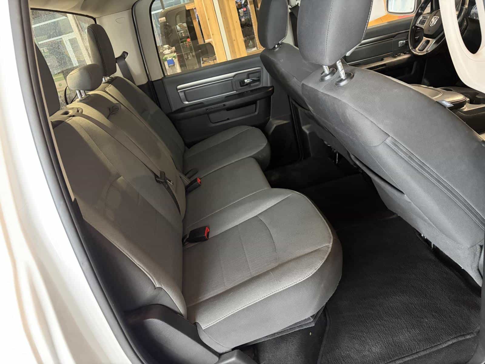 2022 RAM 1500 Classic SLT - Image 9