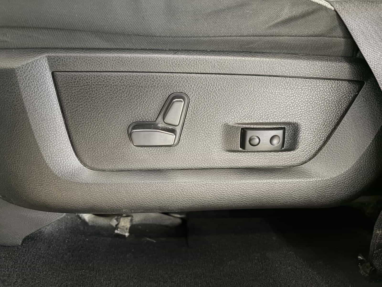 2022 RAM 1500 Classic SLT - Image 13