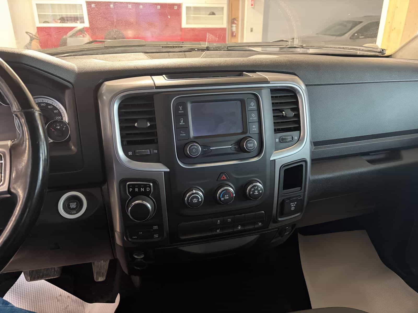 2022 RAM 1500 CLASSIC SLT SLT - Image 19
