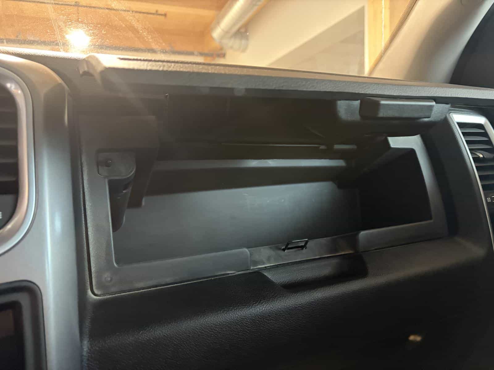 2022 RAM 1500 CLASSIC SLT SLT - Image 23