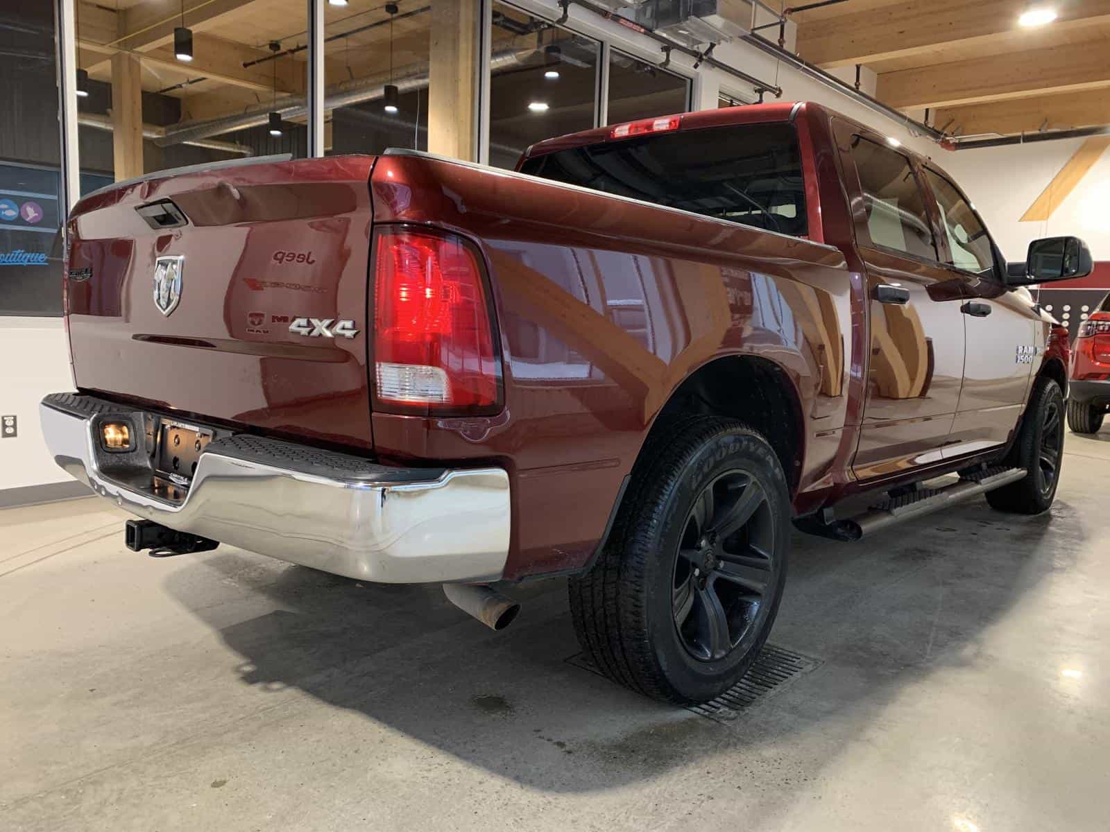 2018 RAM 1500 ST - Image 4