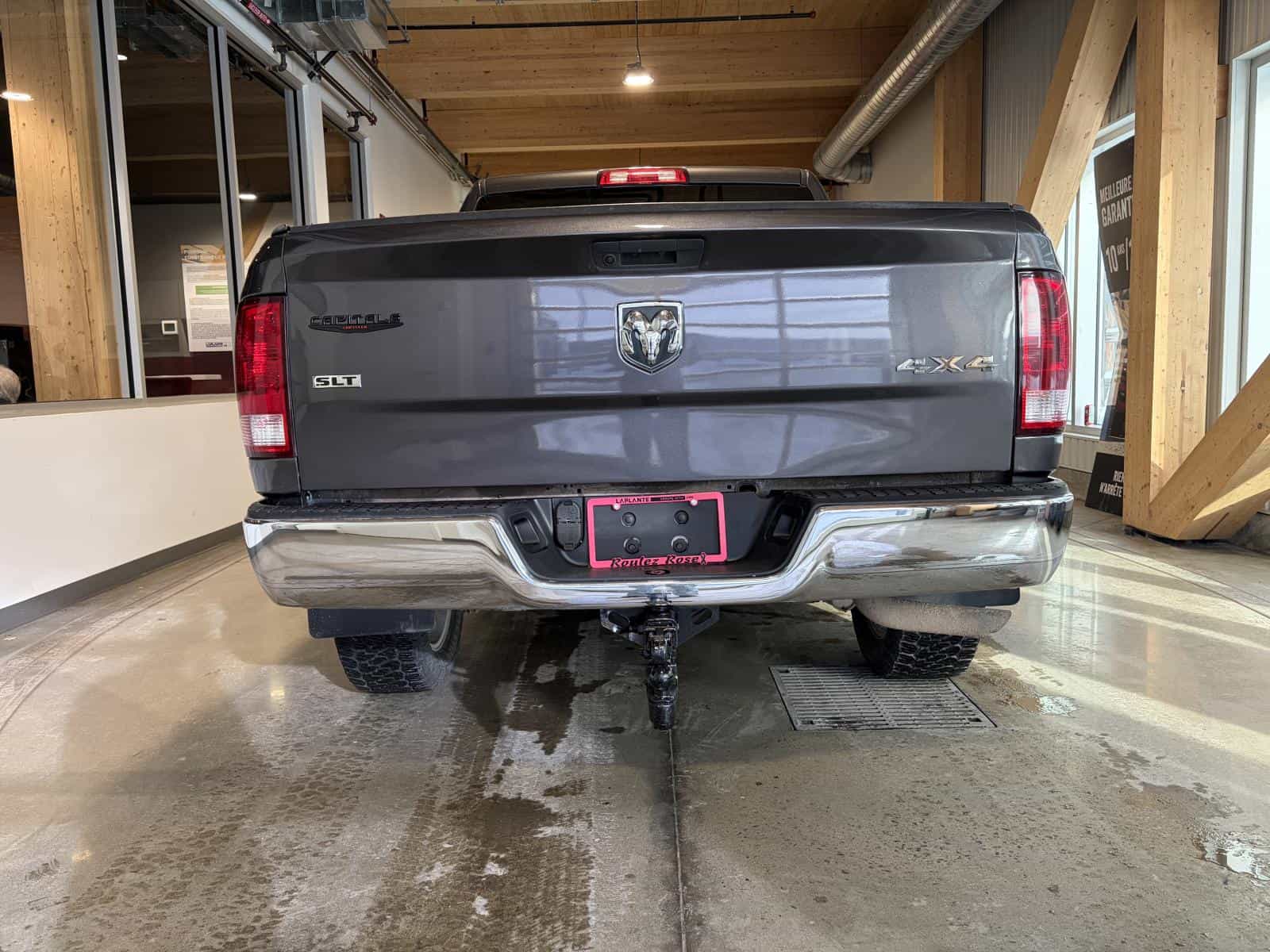 2023 RAM 1500 CLASSIC SLT SLT - Image 3