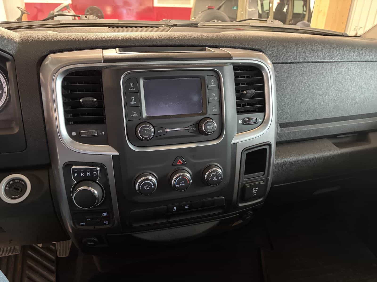 2023 RAM 1500 CLASSIC SLT SLT - Image 20