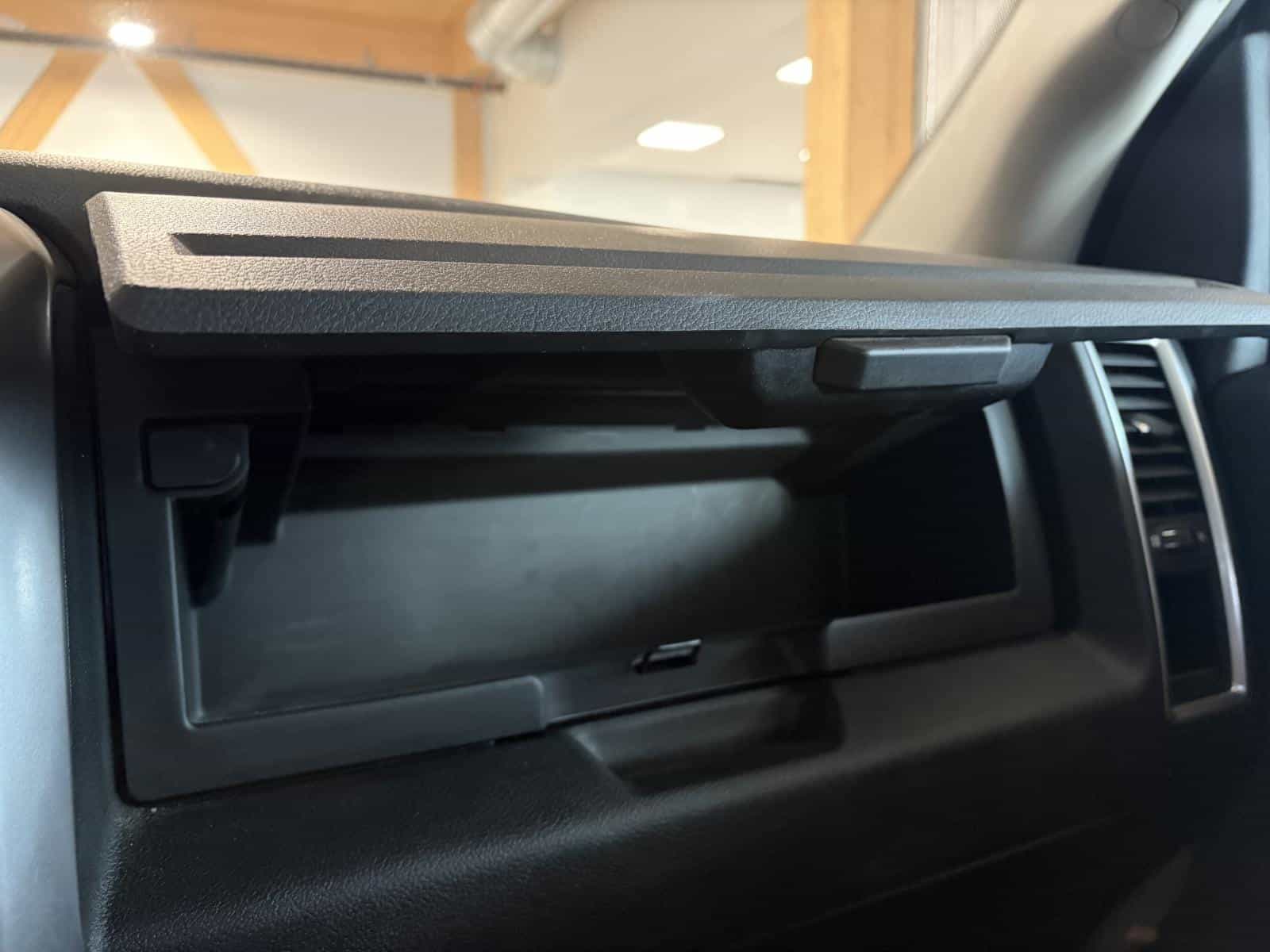 2023 RAM 1500 CLASSIC SLT SLT - Image 25