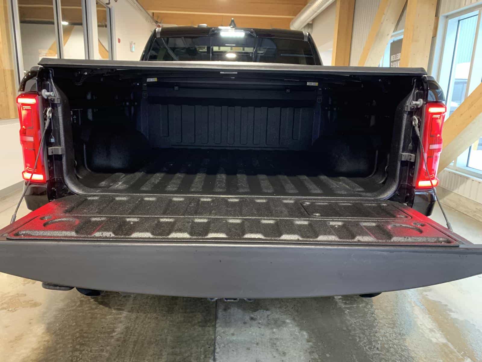 2025 RAM 1500 RHO - Image 5