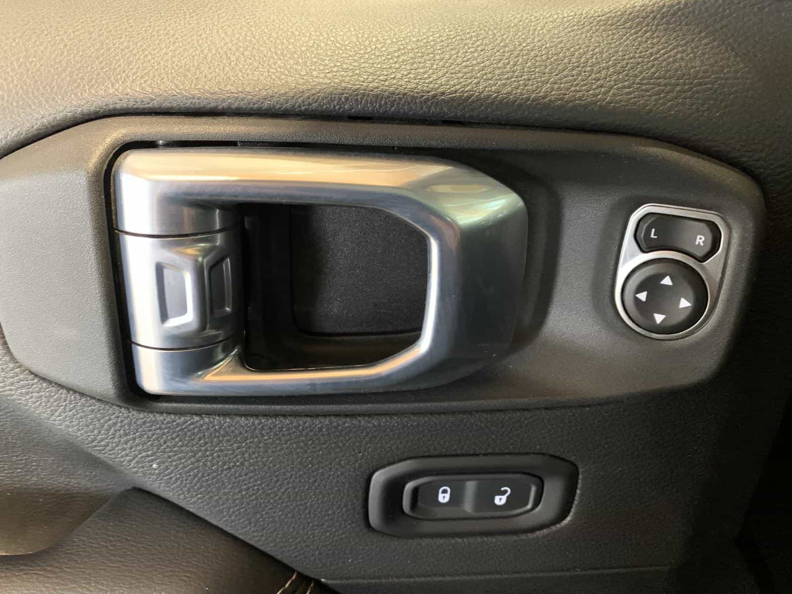 2021 Jeep WRANGLER UNLIMITED SAHARA Unlimited Sahara - Image 17