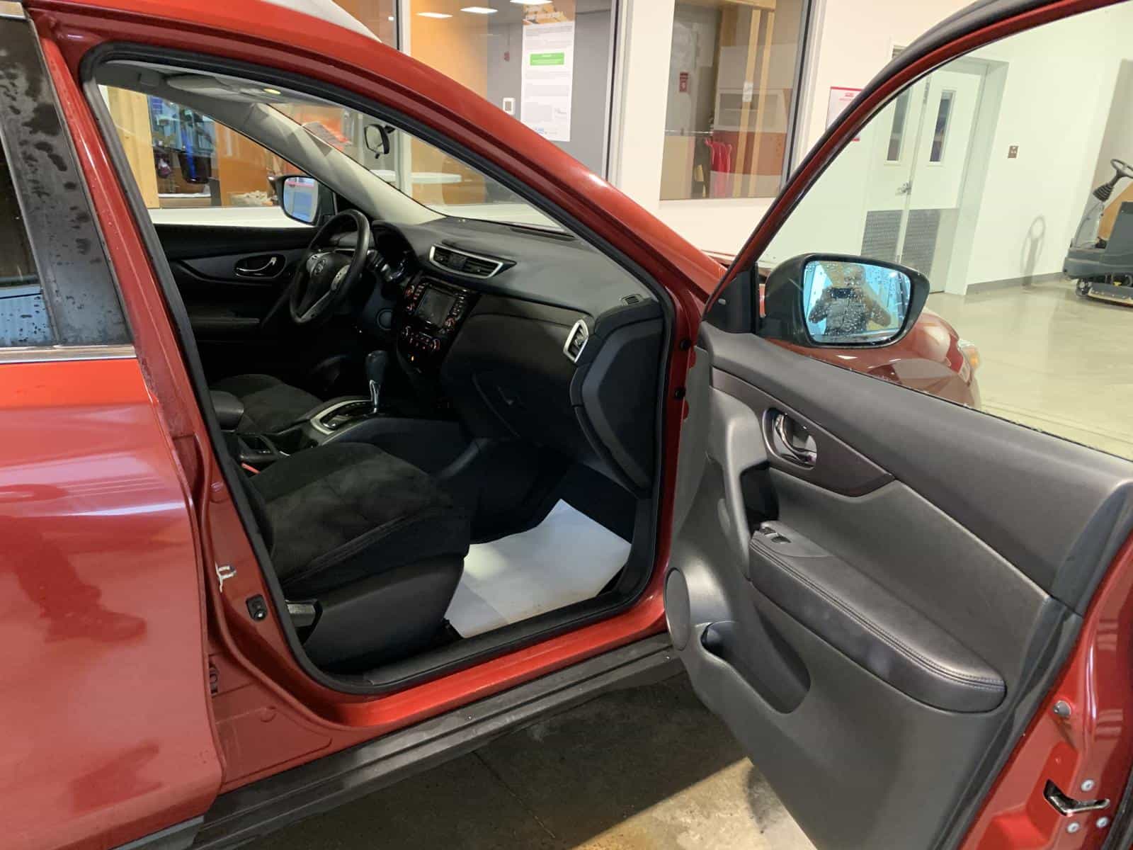 2016 Nissan Rogue SV - Image 7