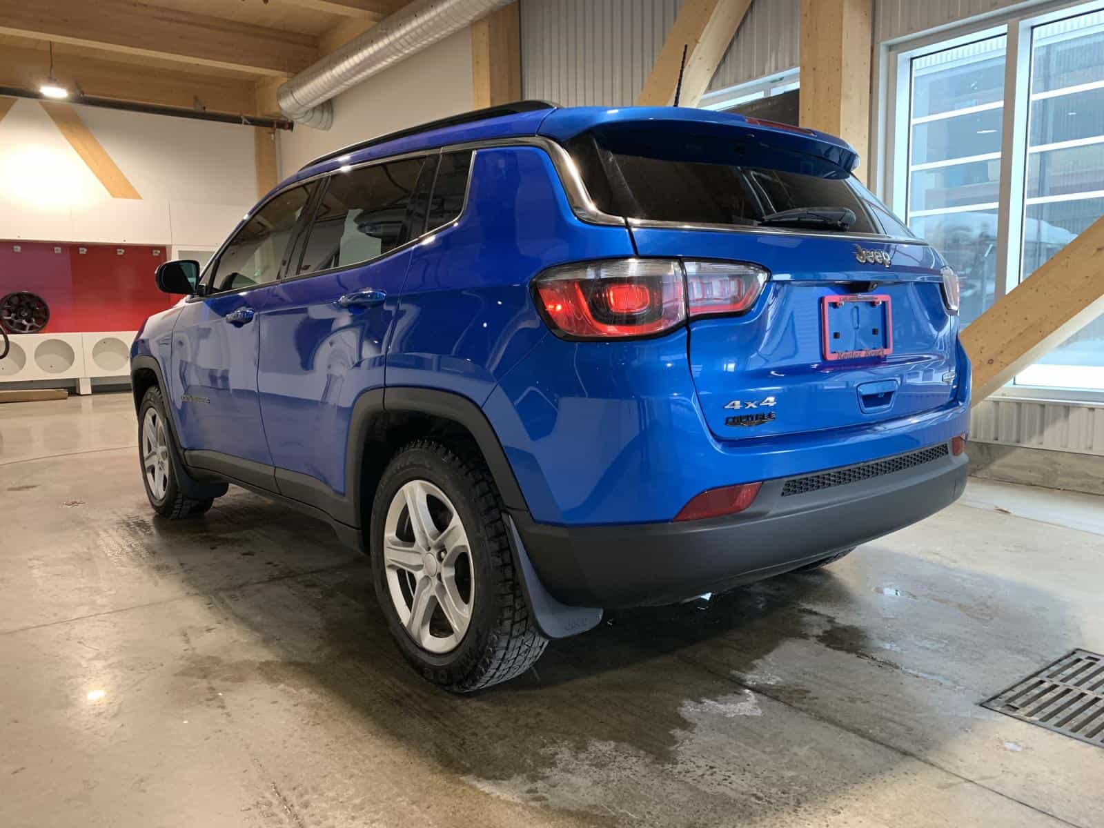 2023 Jeep Compass North - Image 2