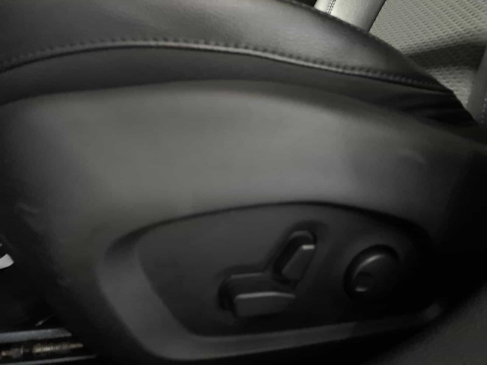 2023 Jeep Compass North - Image 12