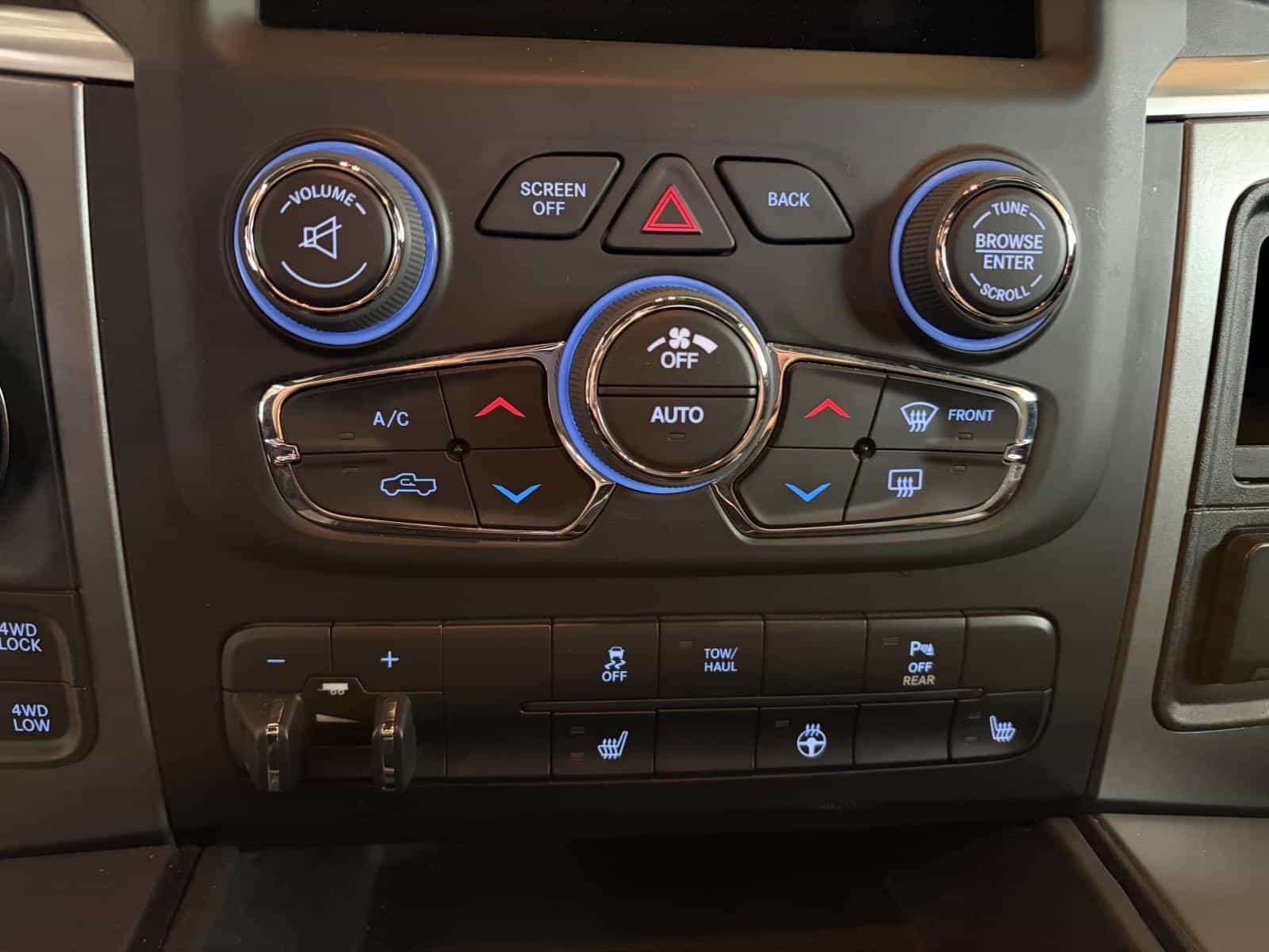 2022 RAM 1500 CLASSIC SLT Warlock - Image 20