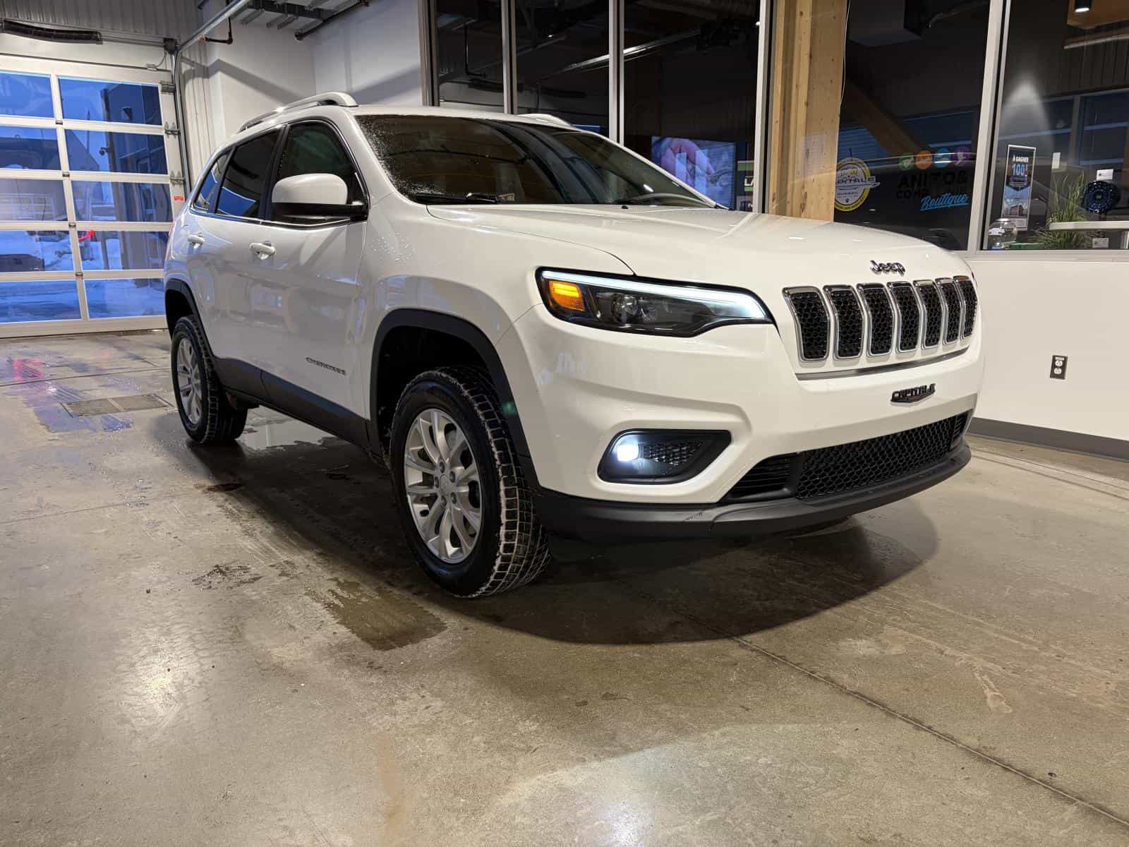 2019 Jeep Cherokee North - Image 4