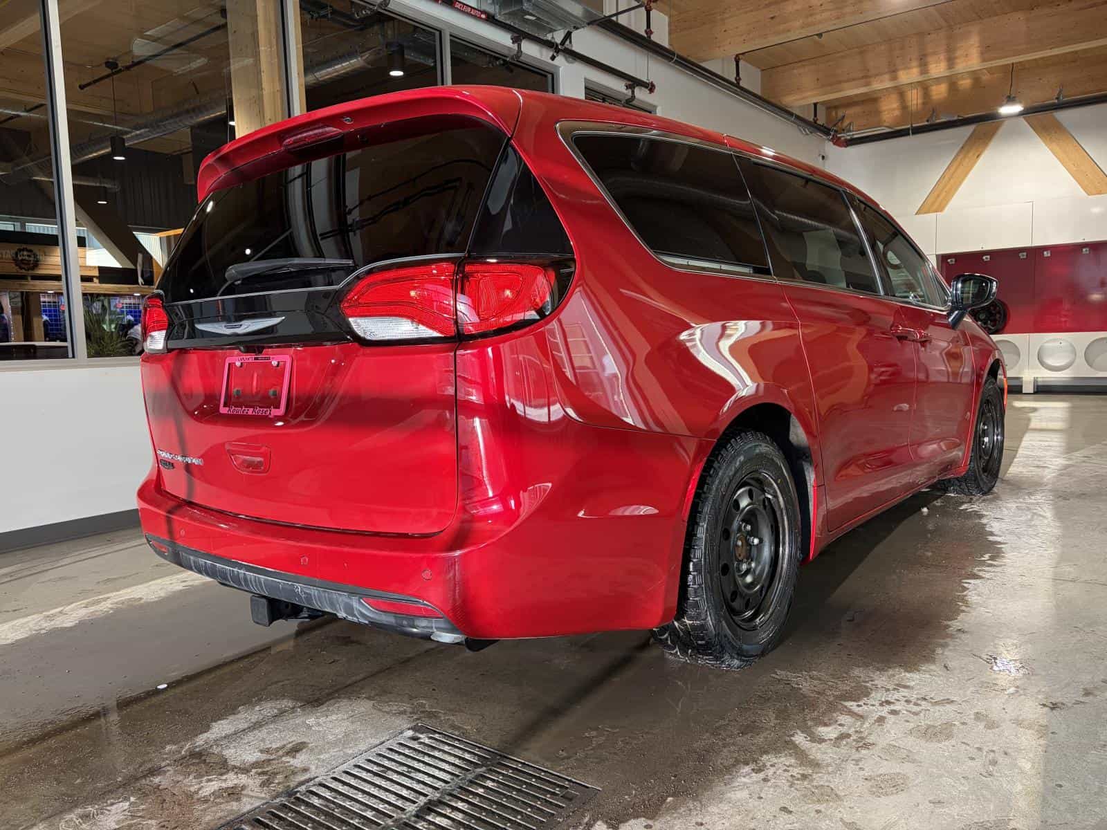 2026 Chrysler Grand Caravan SXT - Image 4