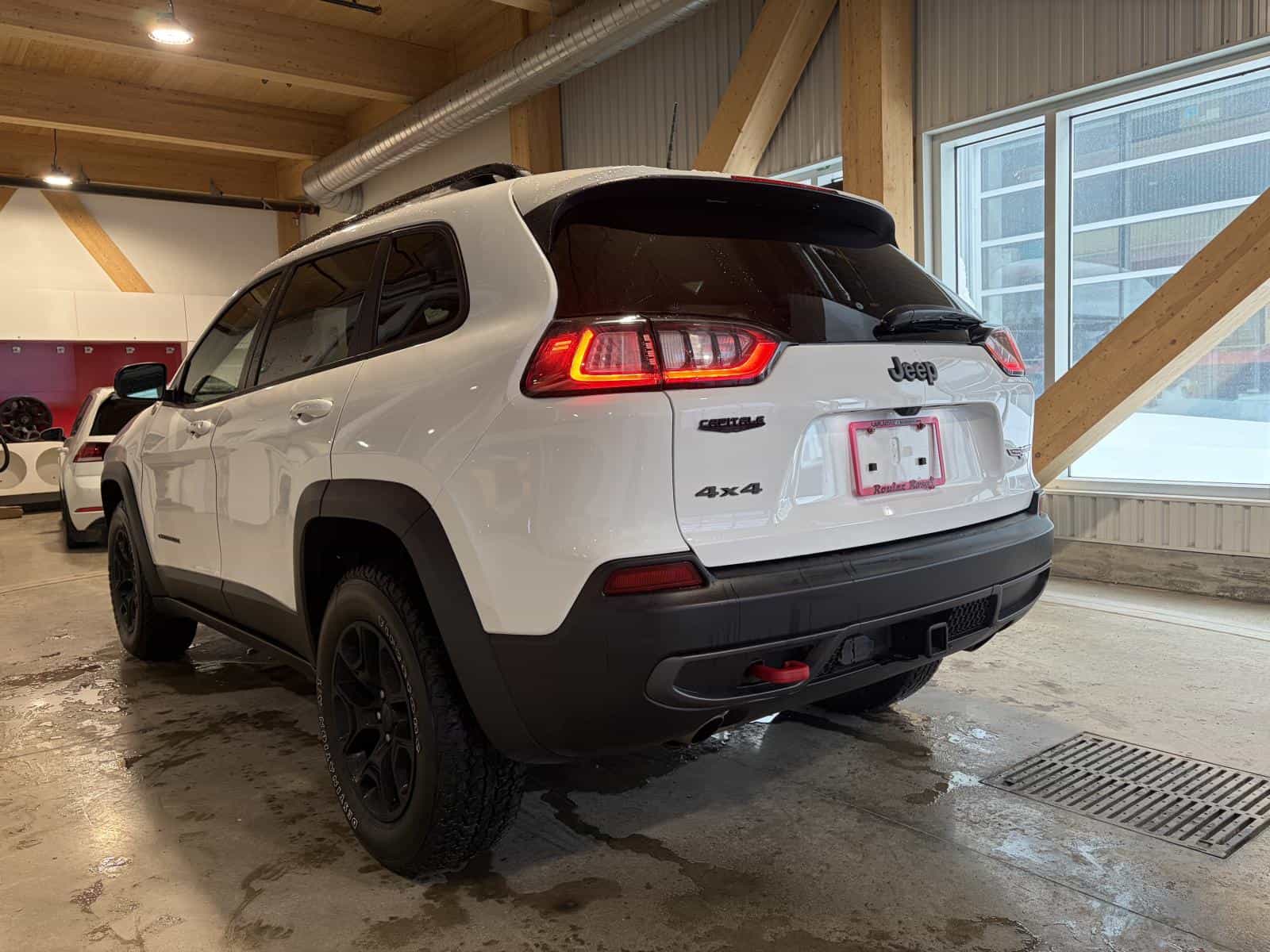 2022 Jeep Cherokee Trailhawk - Image 2
