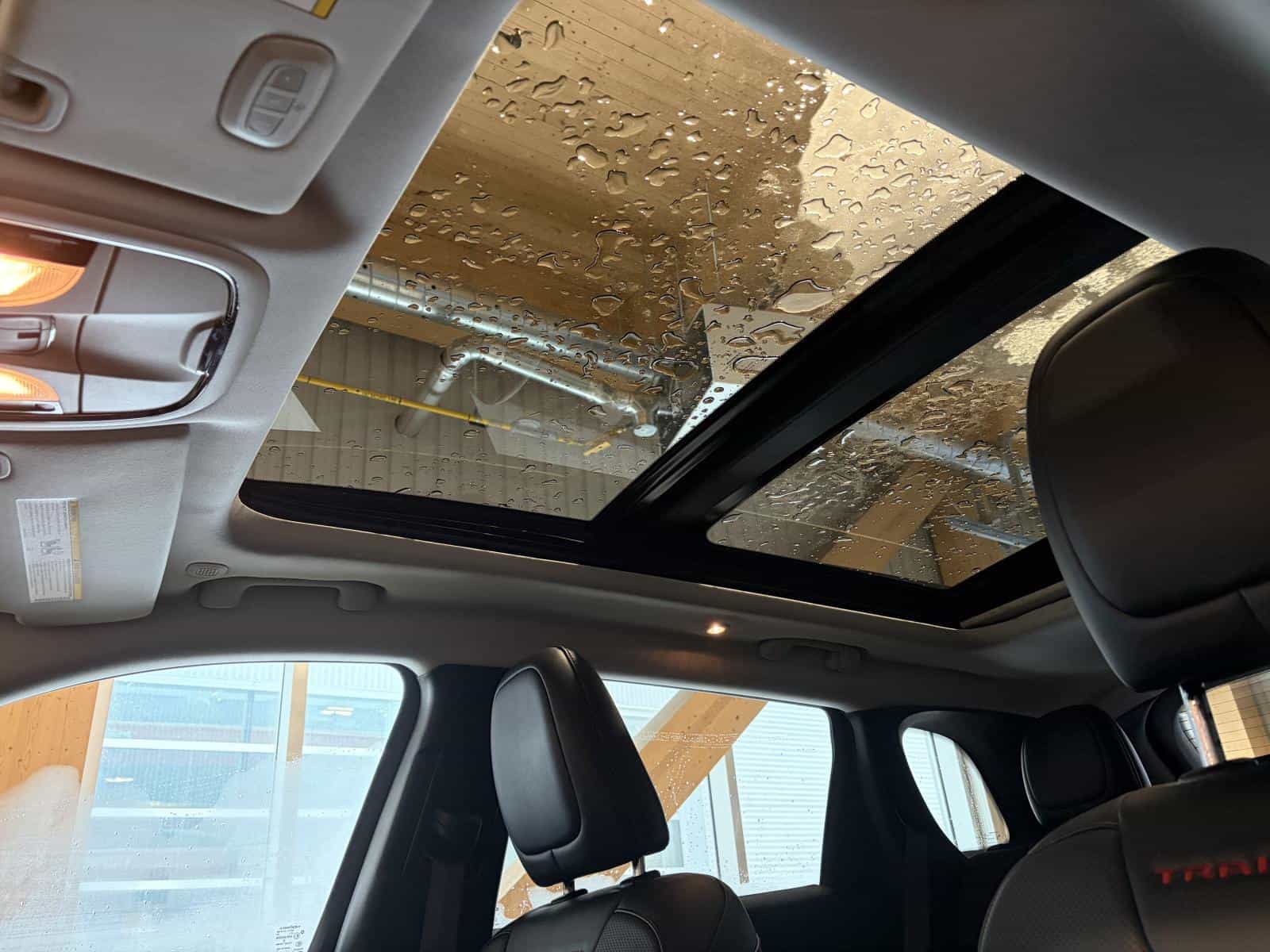 2022 Jeep Cherokee Trailhawk - Image 22