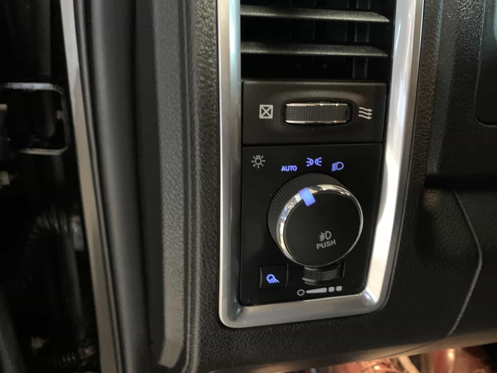 2023 RAM 1500 Classic Warlock - Image 24