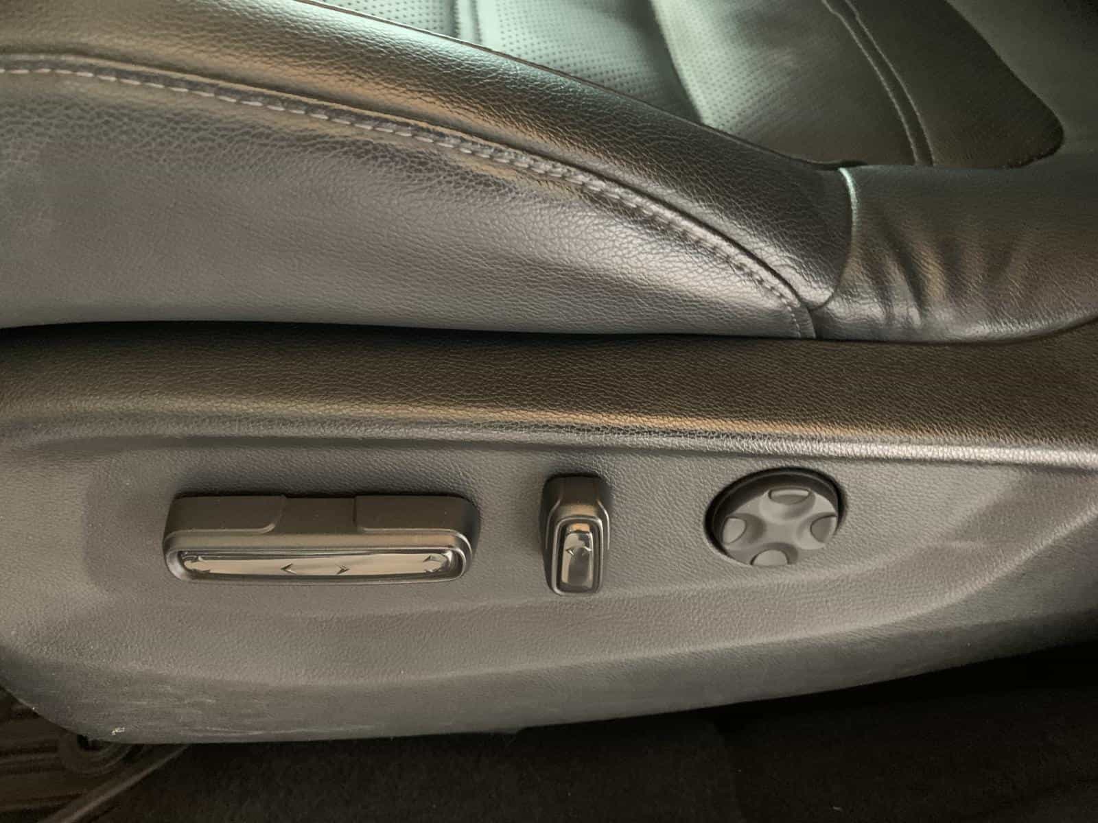 2017 Honda CR-V Touring - Image 12