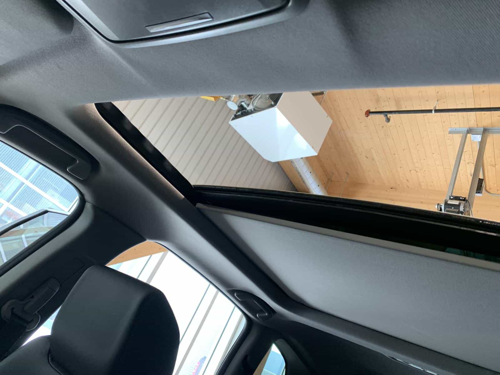 2017 Honda CR-V Touring - Image 27