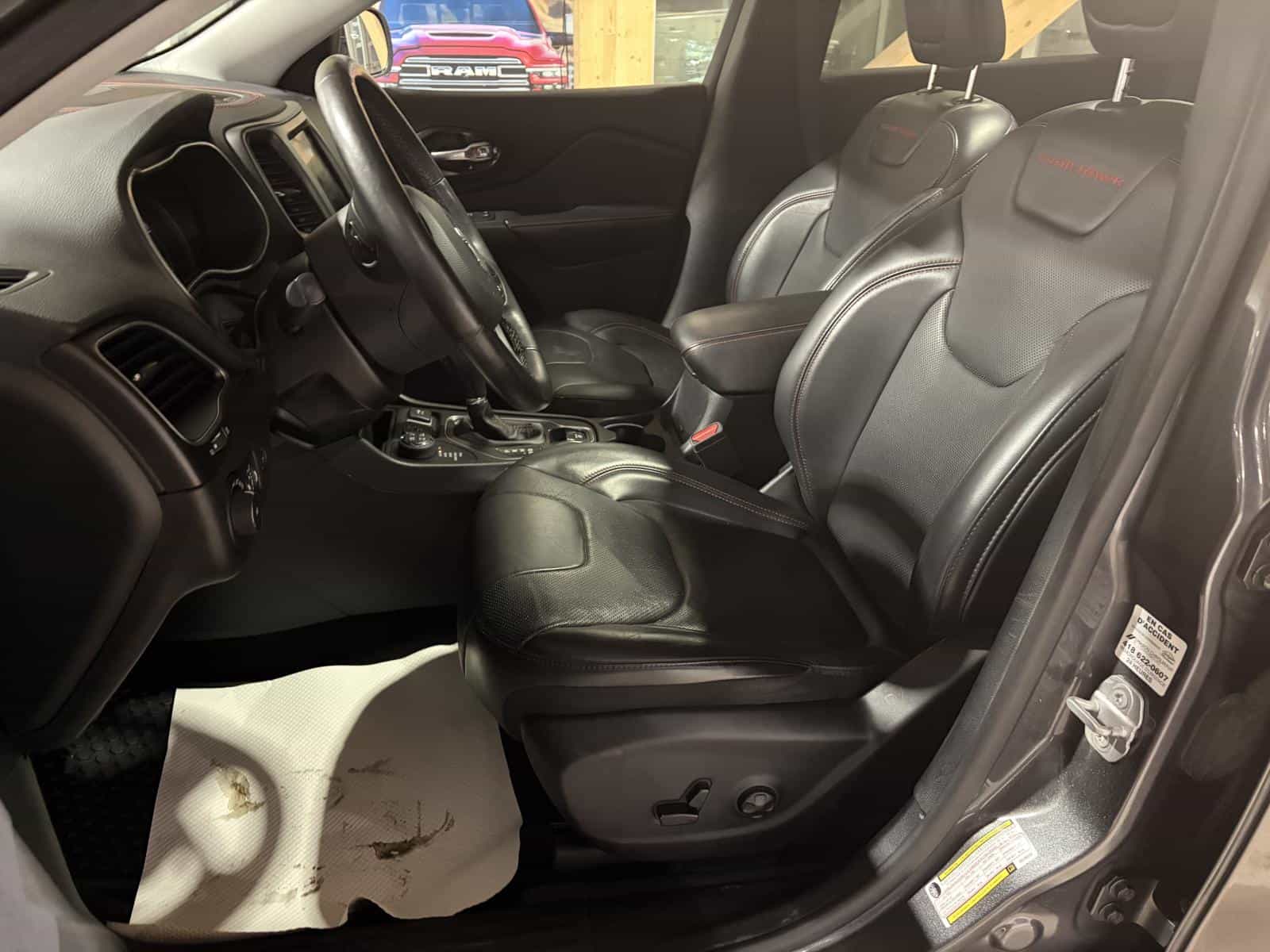 2019 Jeep Cherokee Trailhawk - Image 10