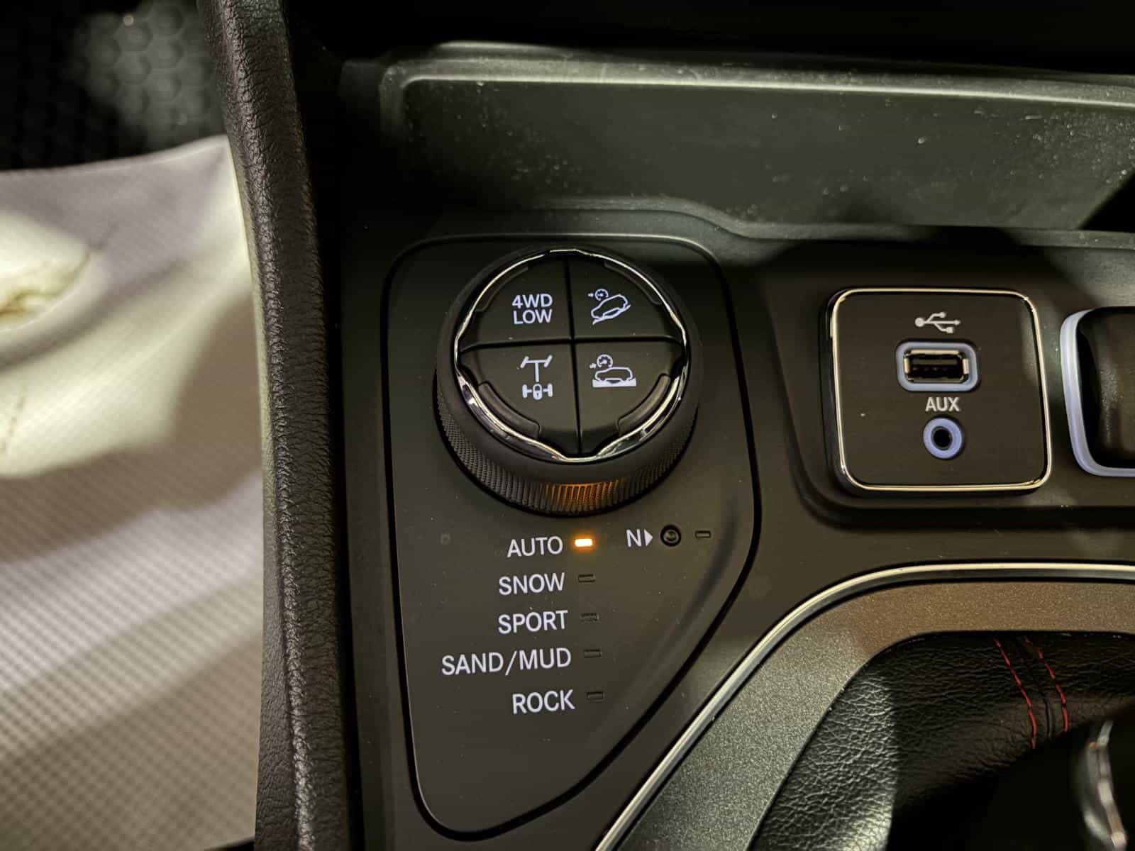 2019 Jeep Cherokee Trailhawk - Image 20