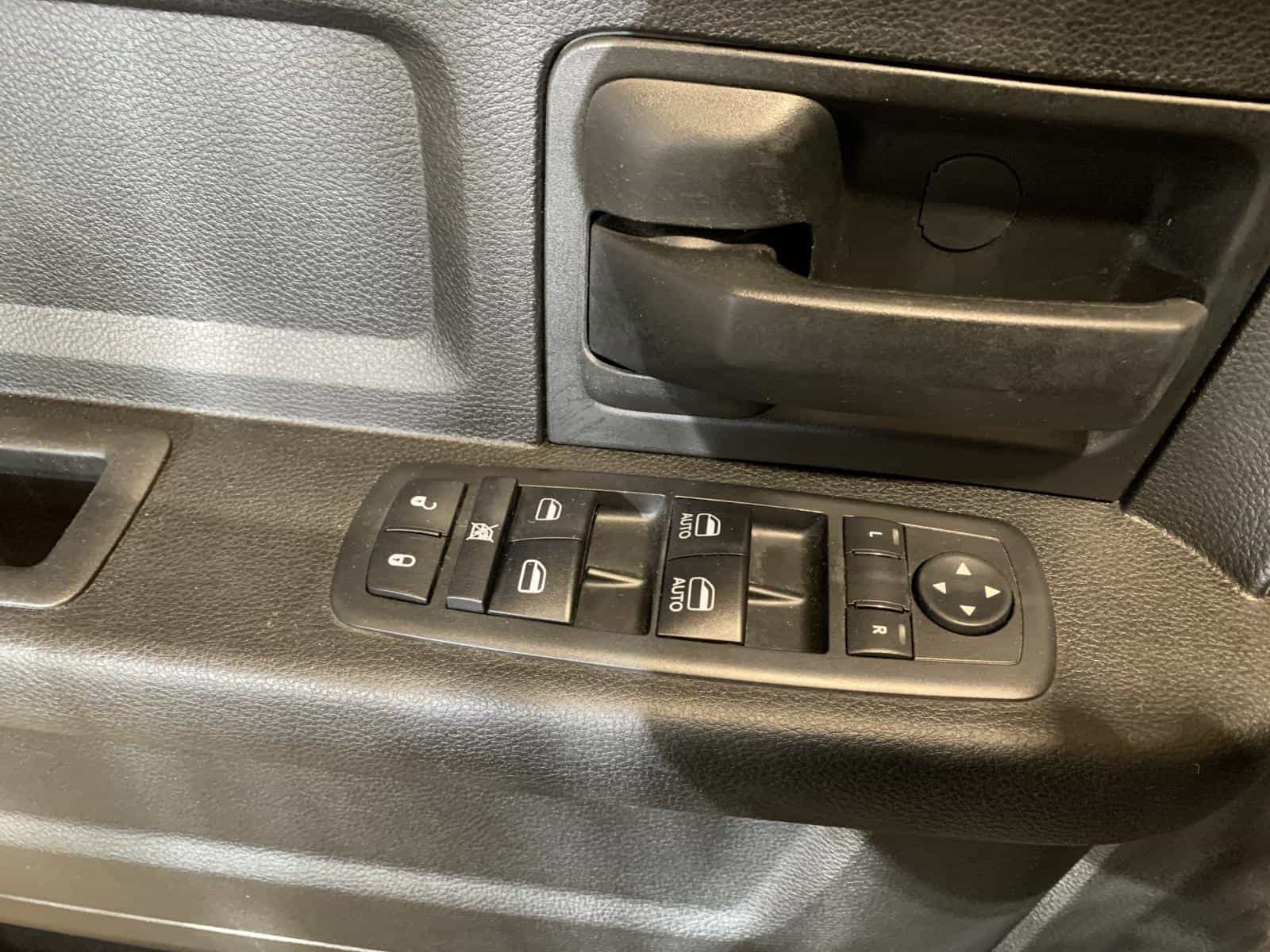 2019 RAM 1500 Classic Express - Image 26