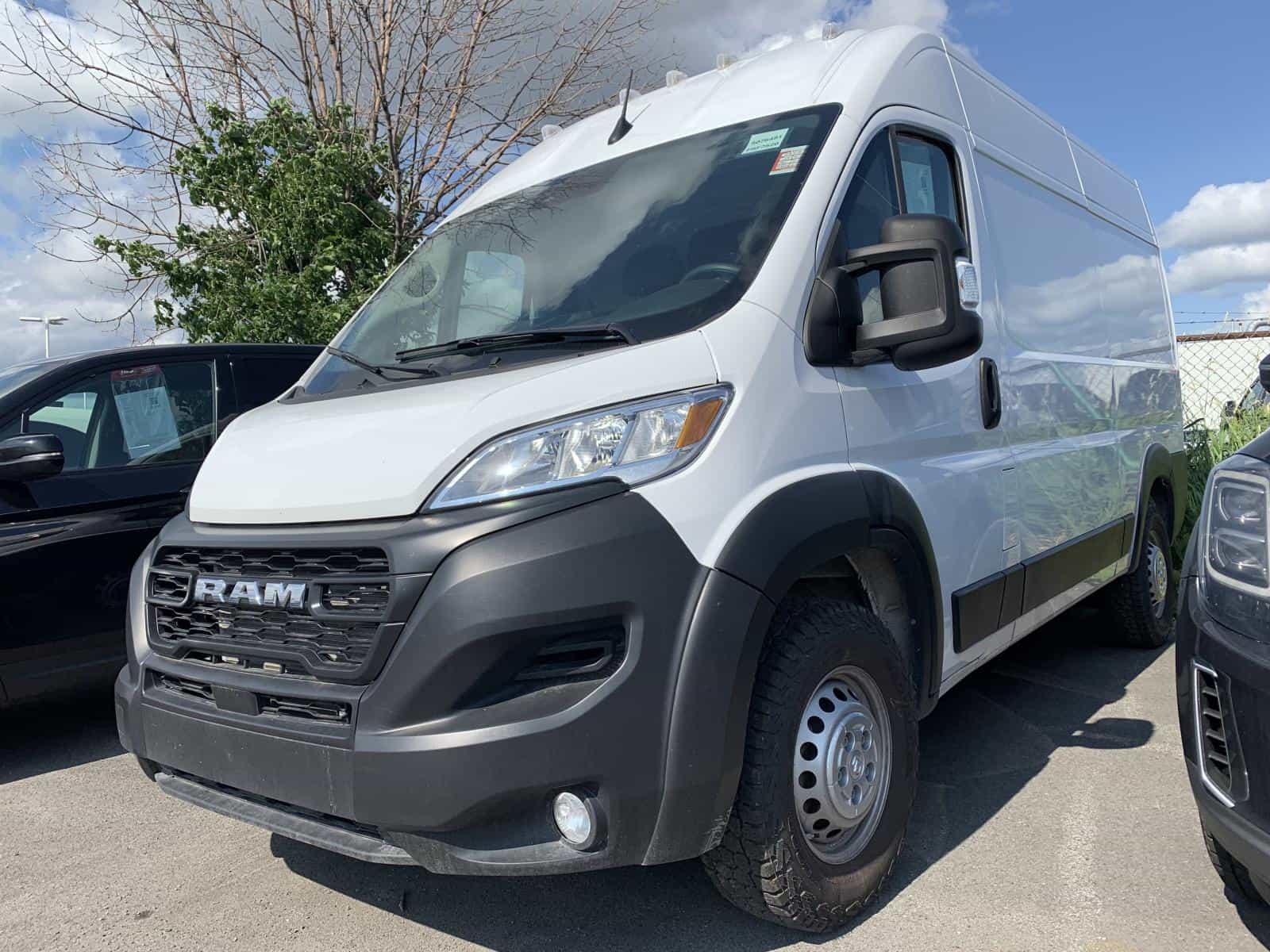 2025 RAM 2500 ProMaster SLT+ HR - Image 1