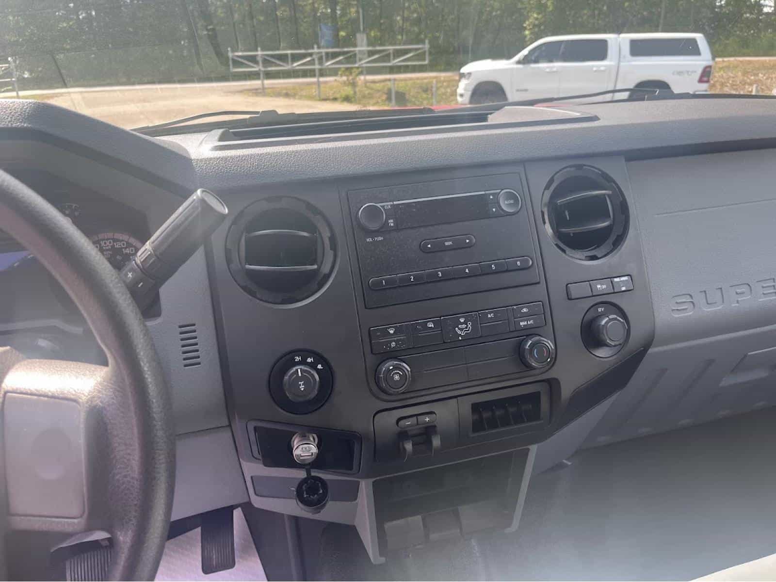 2013 Ford F250 Super Duty - Image 22