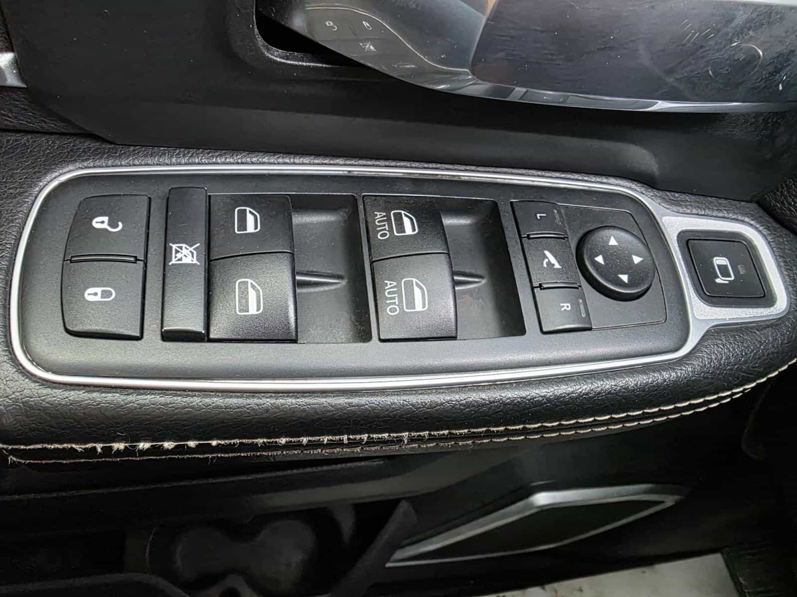 2020 RAM 3500 Laramie - Image 16