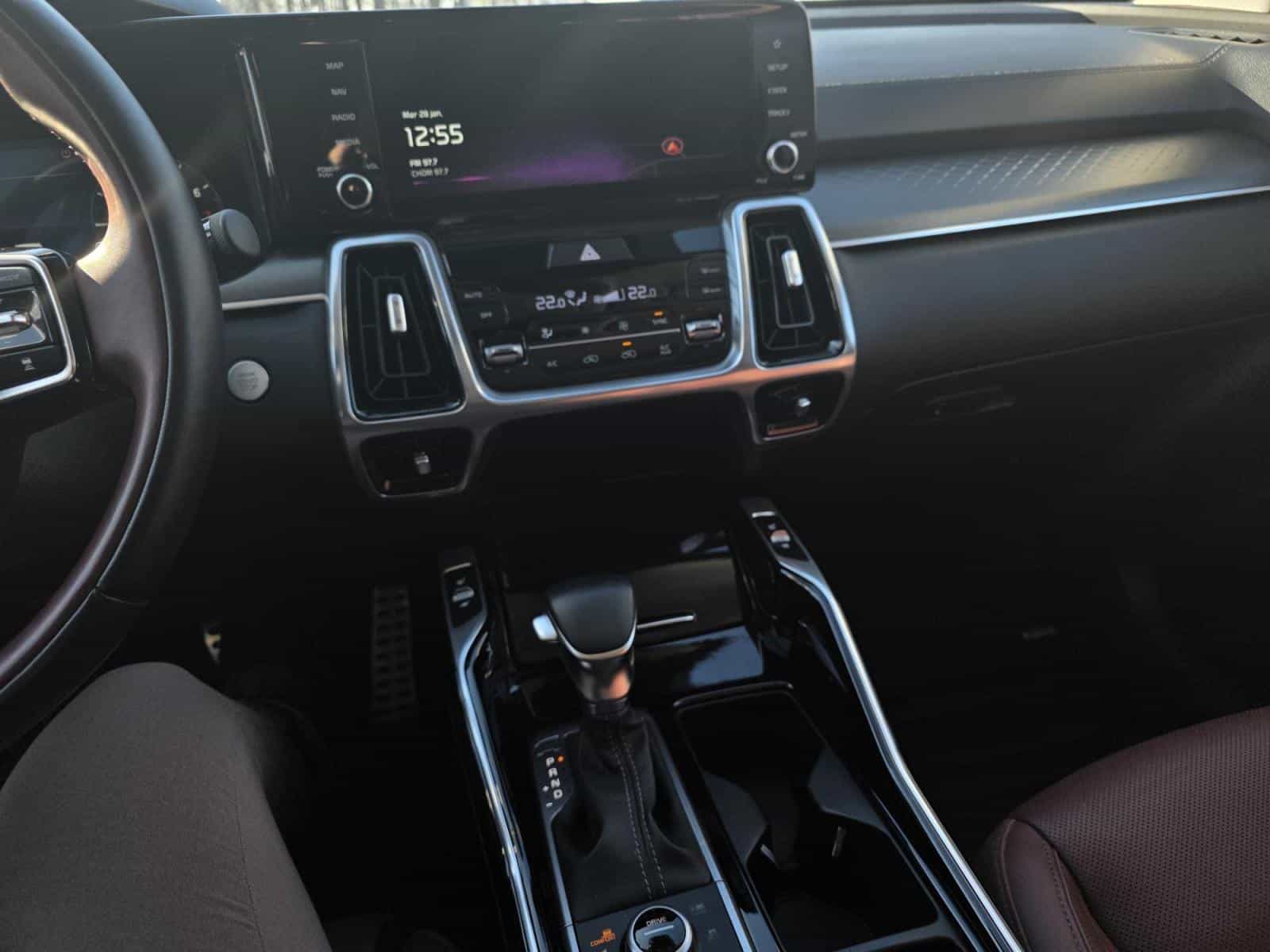 2023 Kia Sorento SX - Image 12