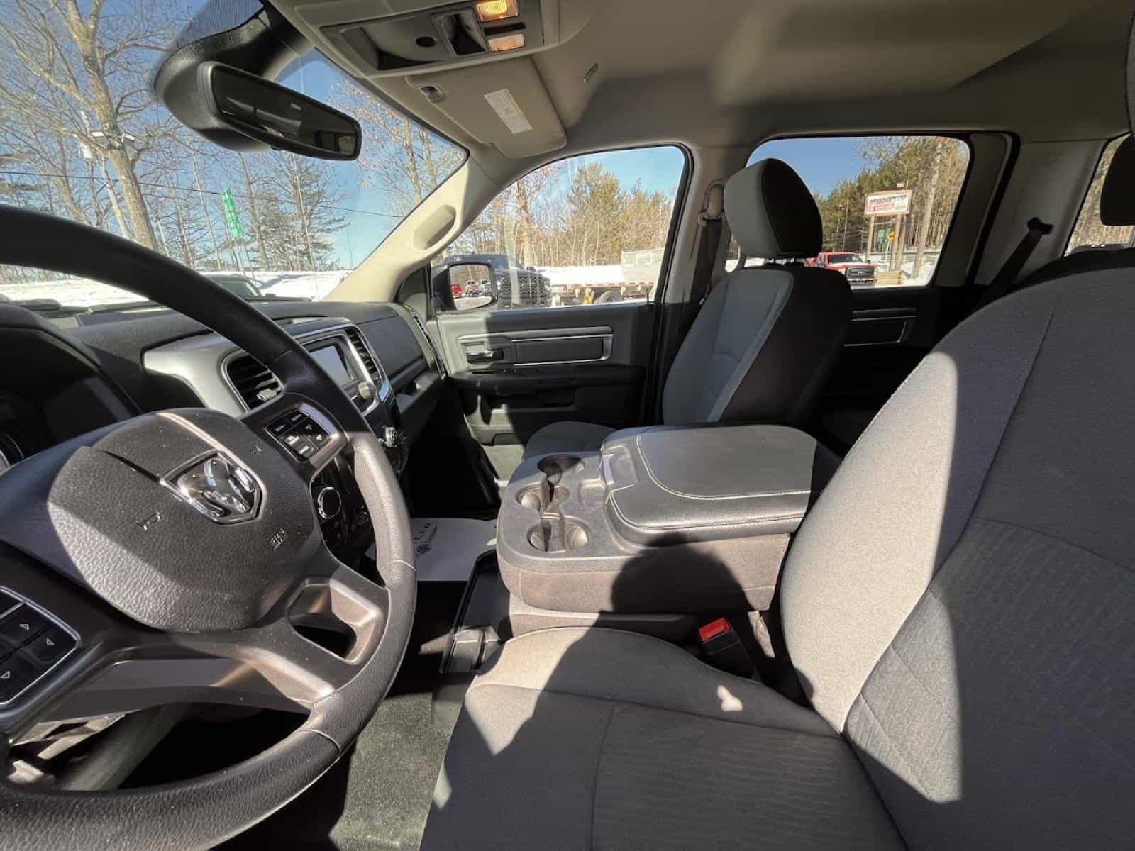 Image 17 RAM 1500 SLT 2023