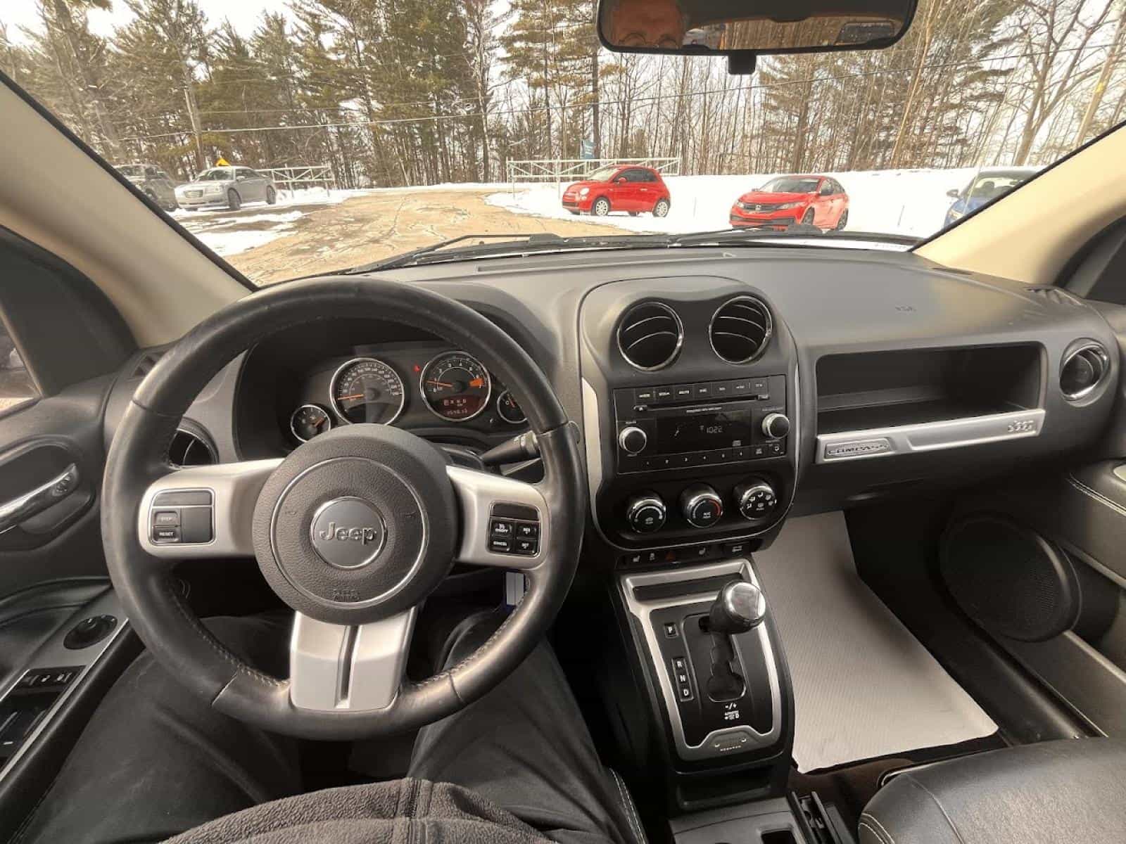 2015 Jeep Compass North - Image 18
