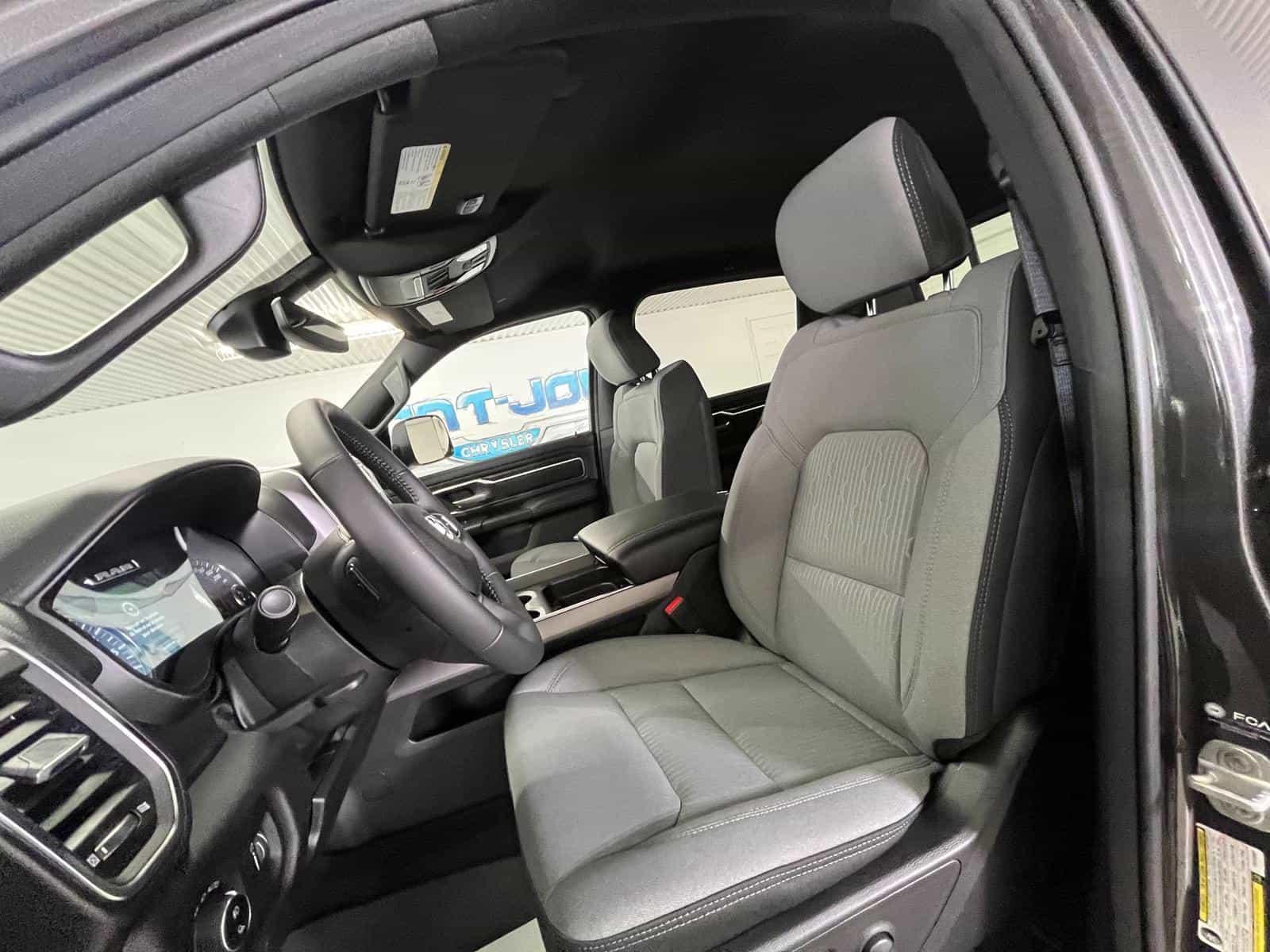 2024 RAM 1500 Big Horn - Image 10