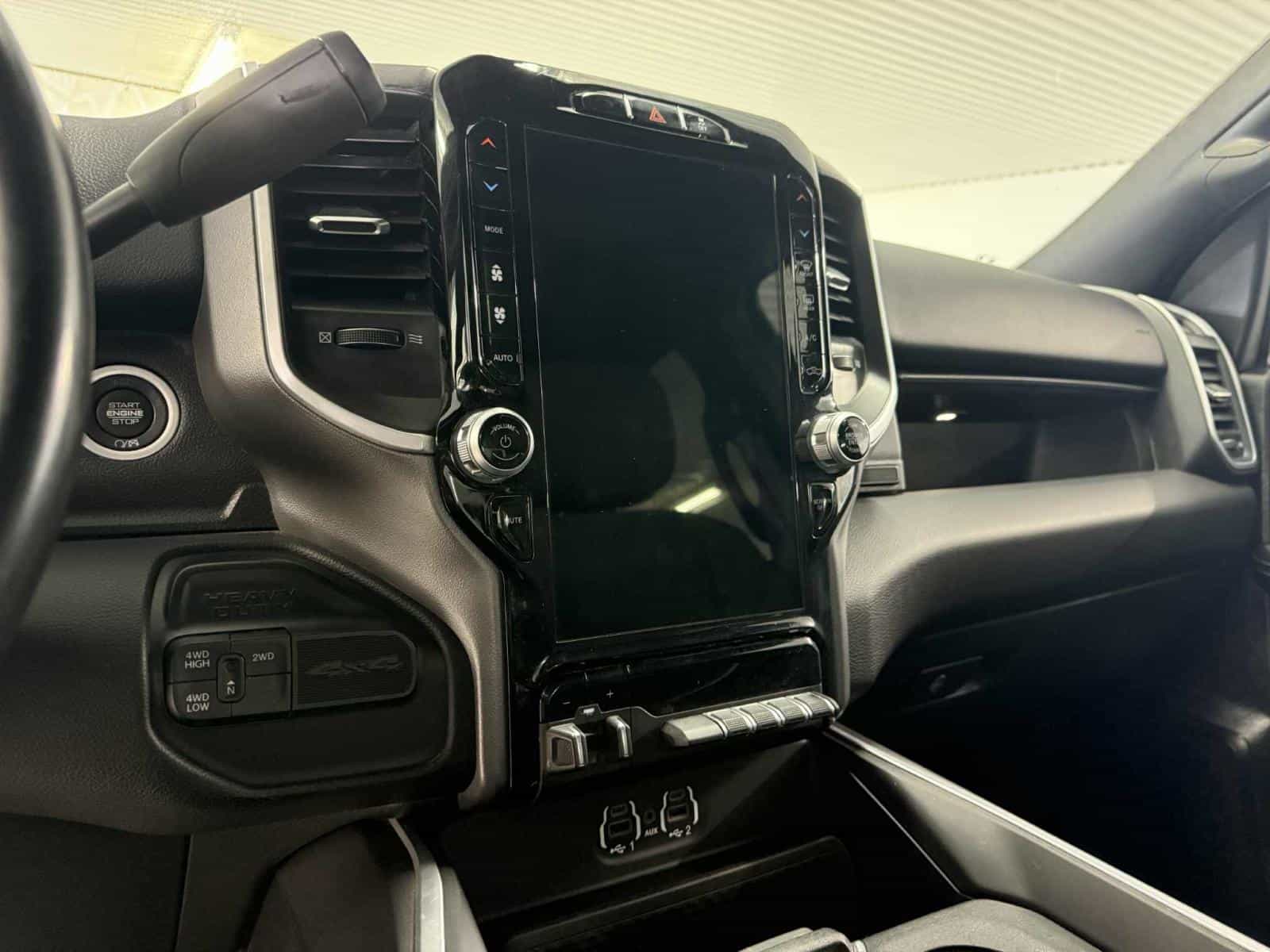 2024 RAM 3500 Big Horn Big Horn - Image 9