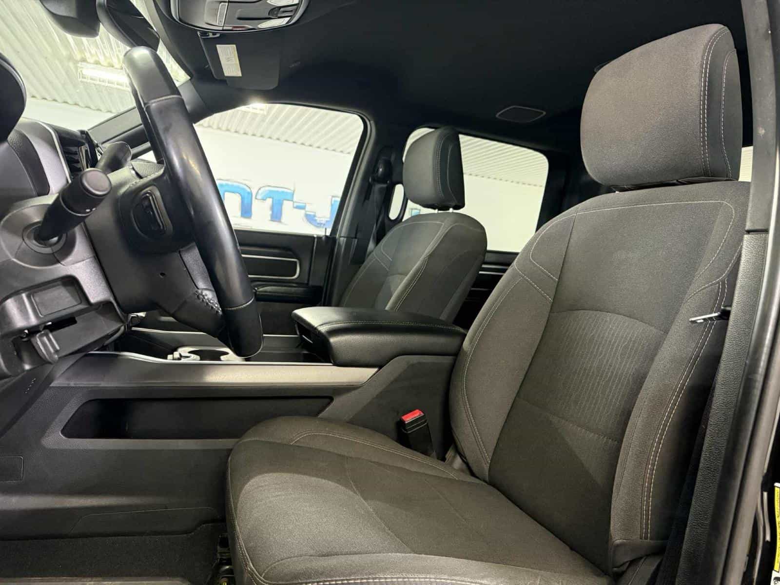 2024 RAM 3500 Big Horn Big Horn - Image 12