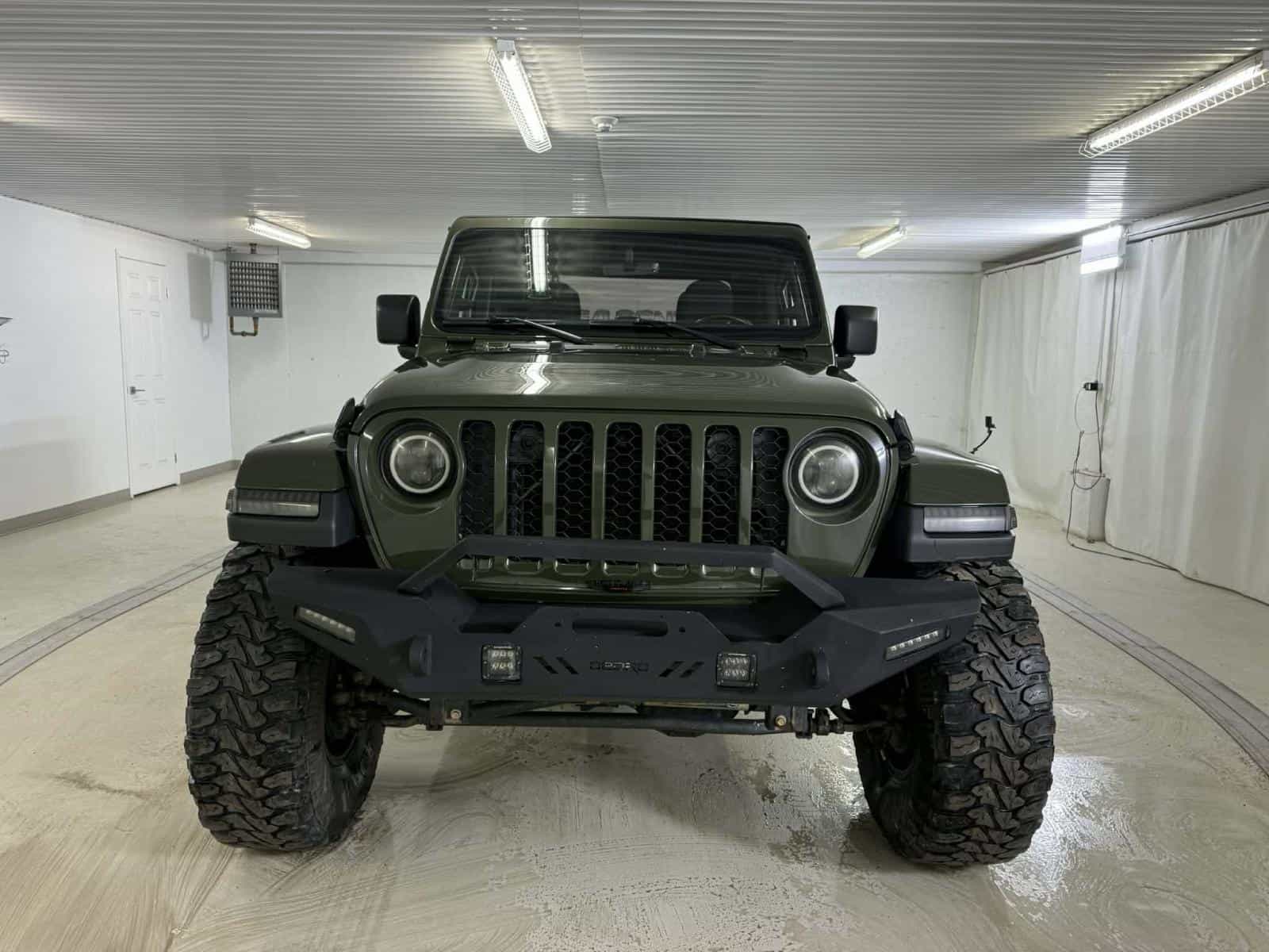 2022 Jeep Gladiator Willy's - Image 8